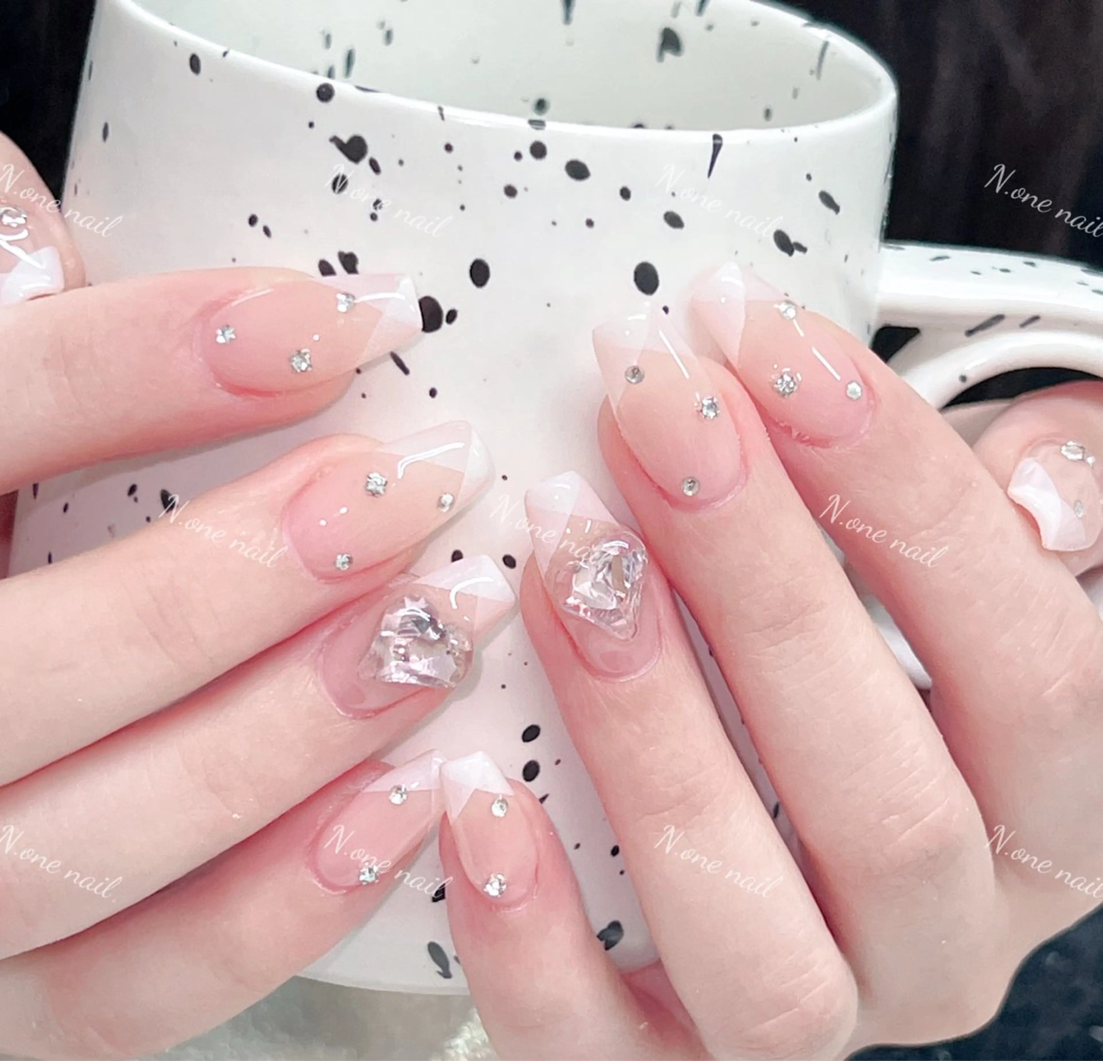 ネイル オーロラネイル フレンチネイル マグネットネイル ミラーネイル オフィスネイル N.one Miya🎀のネイルデザイン