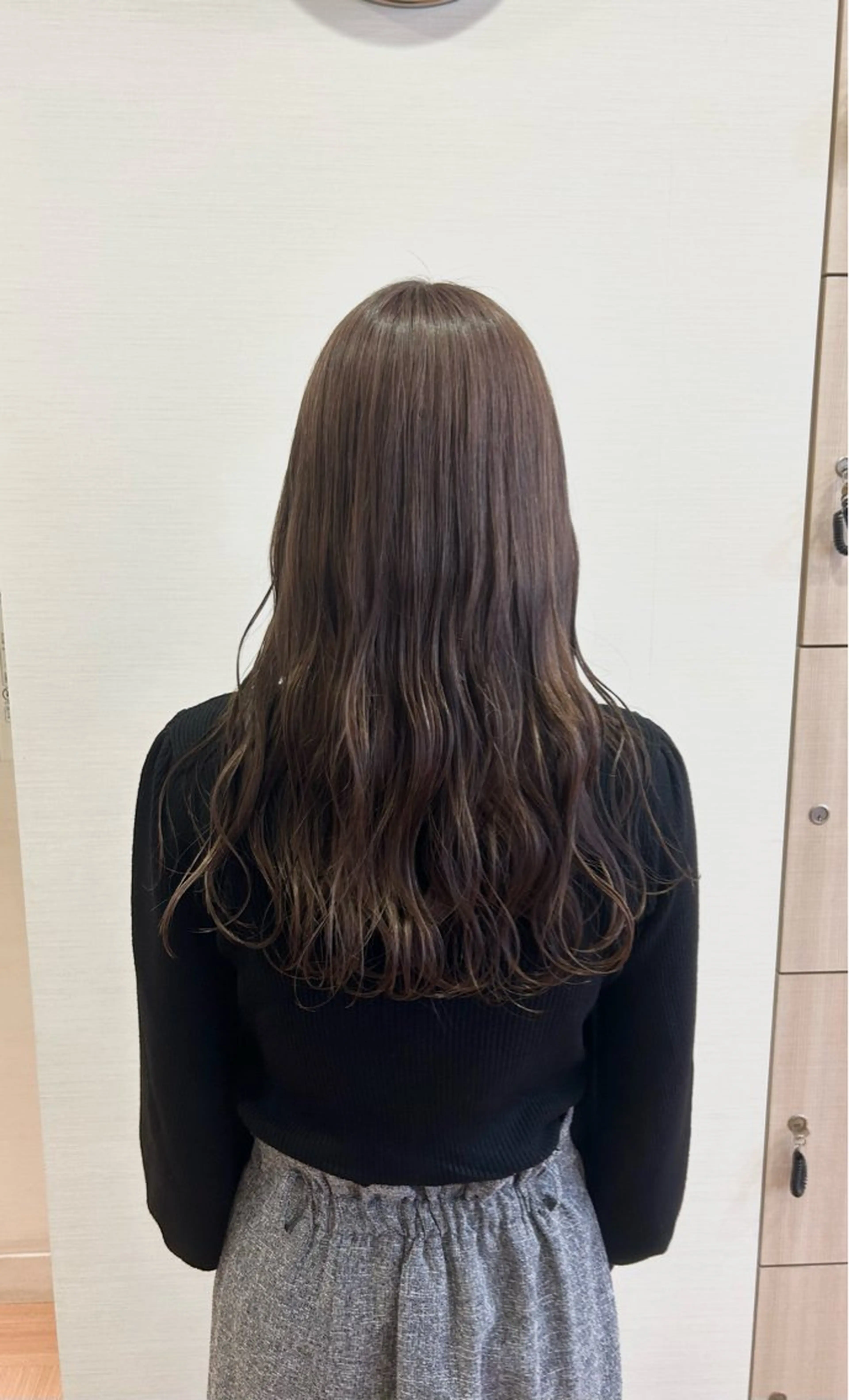 ロング カラー グレージュ ミ ユのヘアスタイル