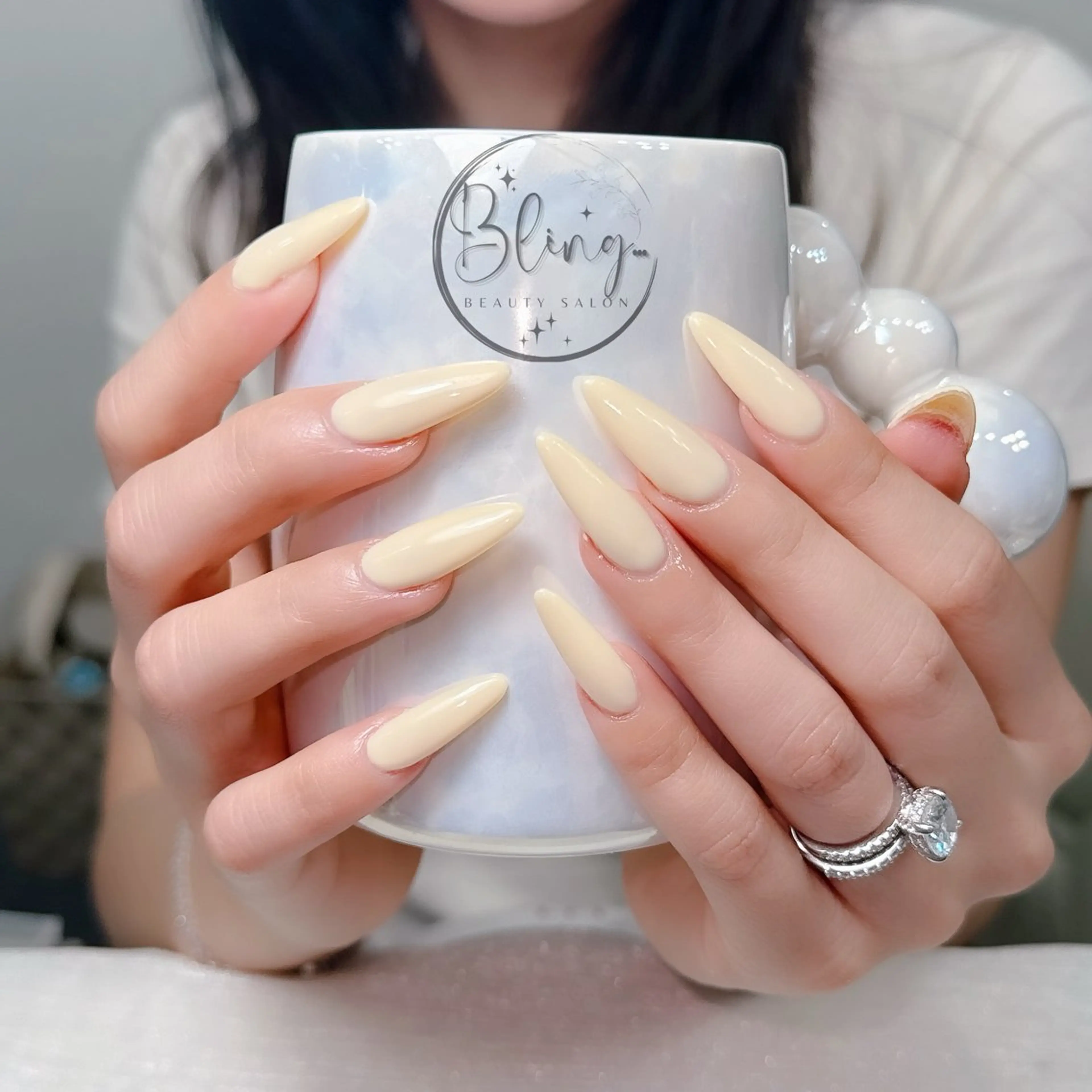 セミロング 韓国風ヘア ハンドネイル Bling Salonのネイルデザイン