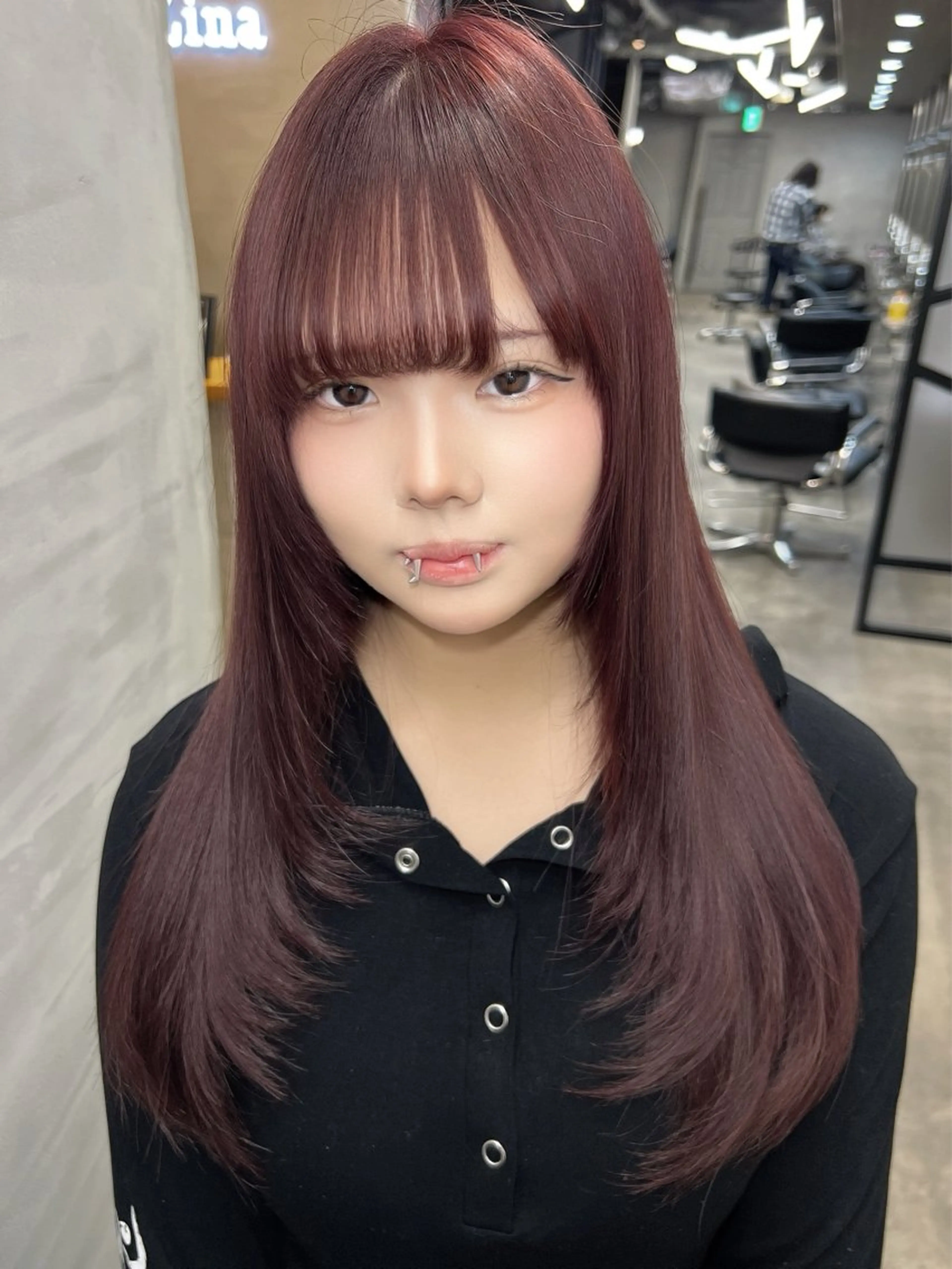 ロング カラー 透明感カラー レッドカラー ロング ヘアカラー トリートメント 前髪/顔まわりカット 艶髪/髪質改善/縮毛のヘアスタイル