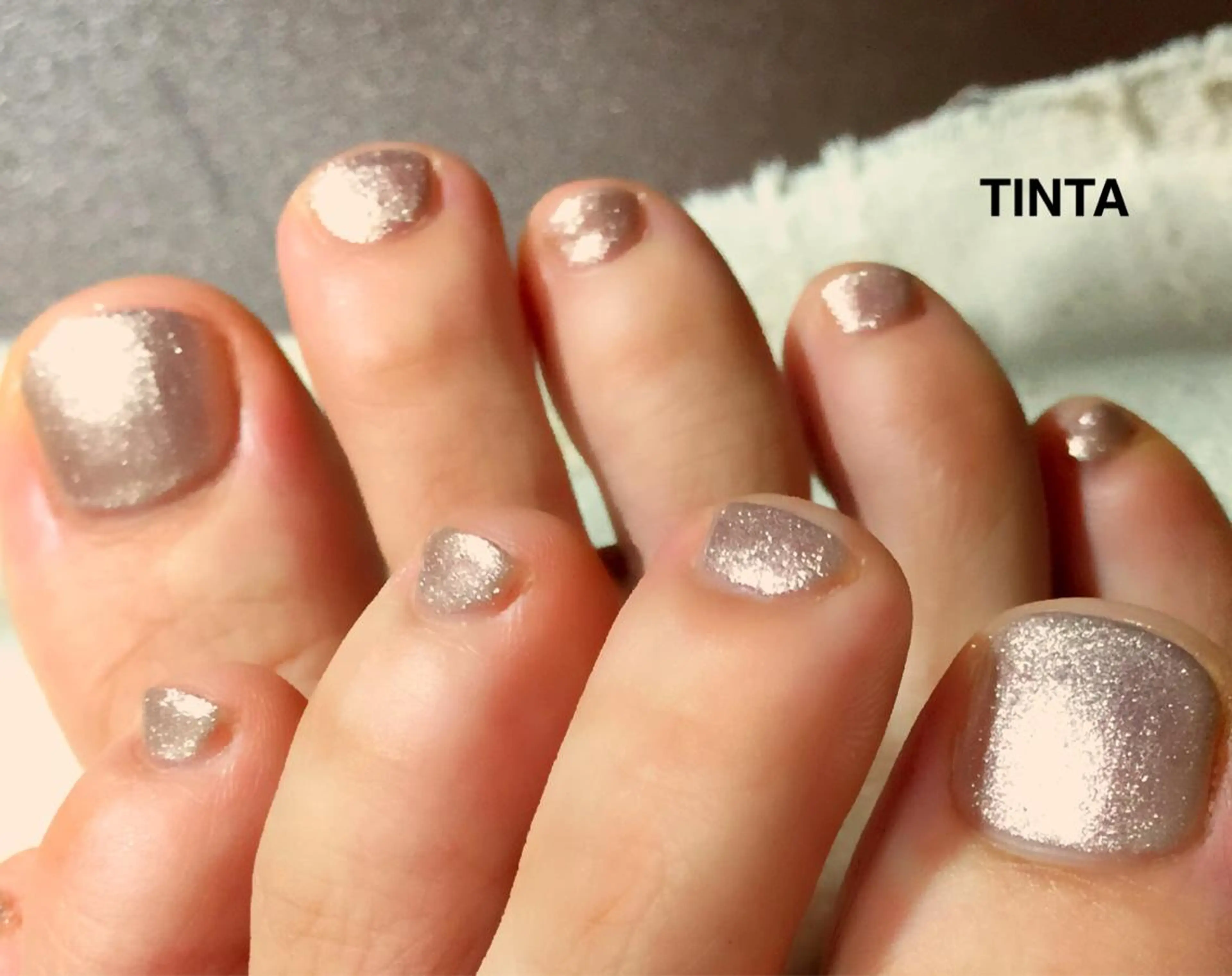 ネイル フットネイル ラメ(グリッター) ピンク シルバー 馬場 典子のネイルデザイン