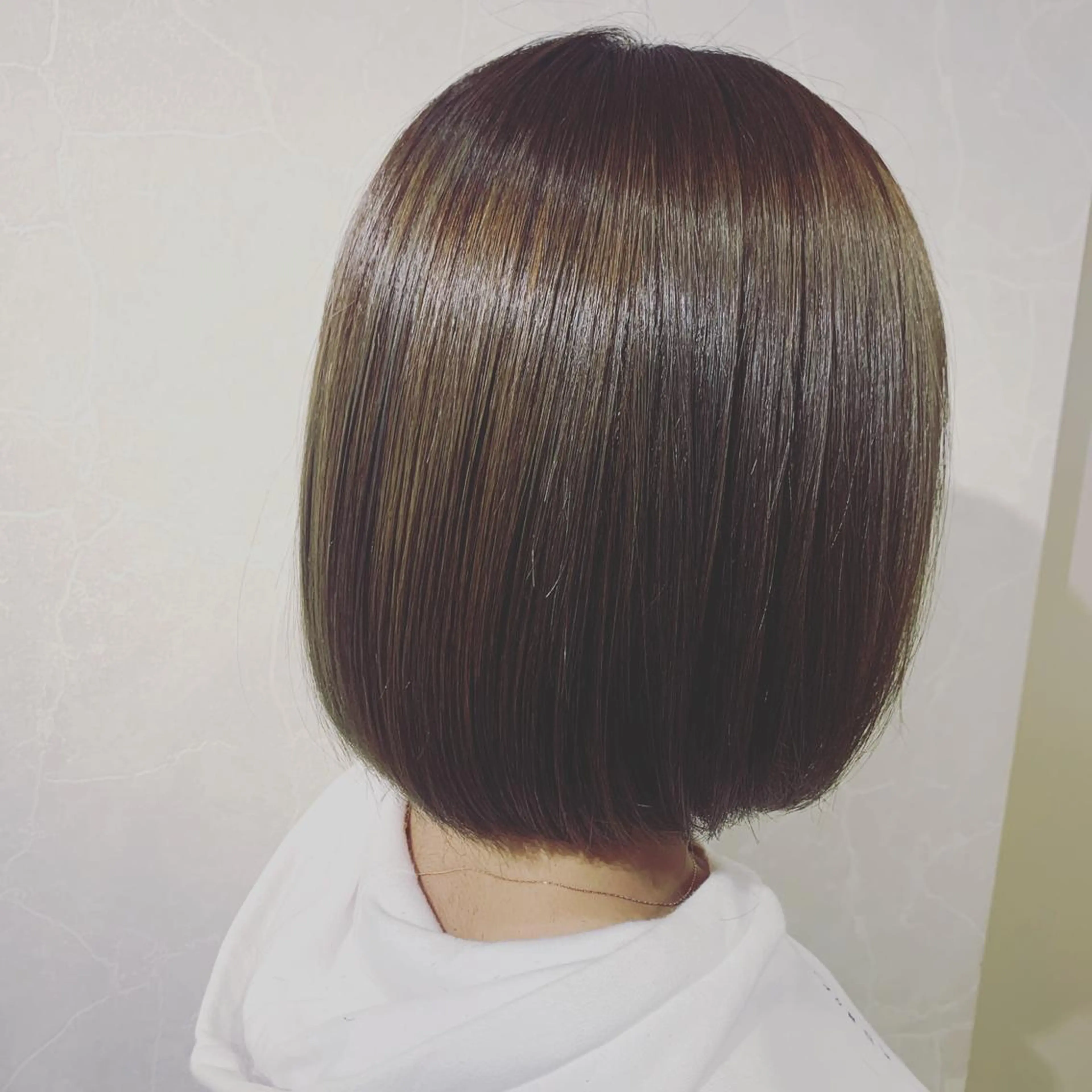 ミディアム カラー カット ヘアカラー 濱田輝レイヤー 韓国風 ハイトーンのヘアスタイル