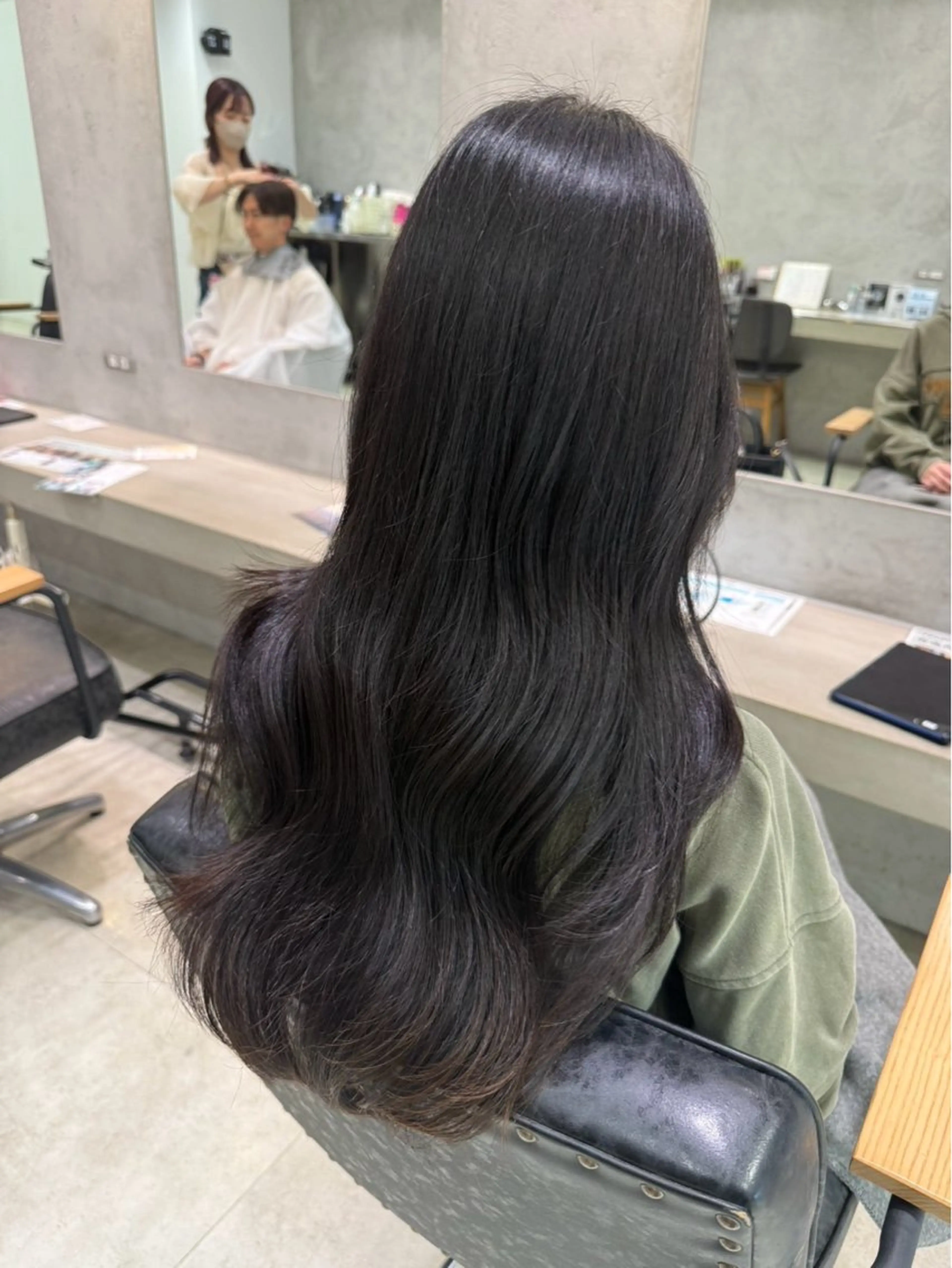 ロング 佐藤 萌のヘアスタイル
