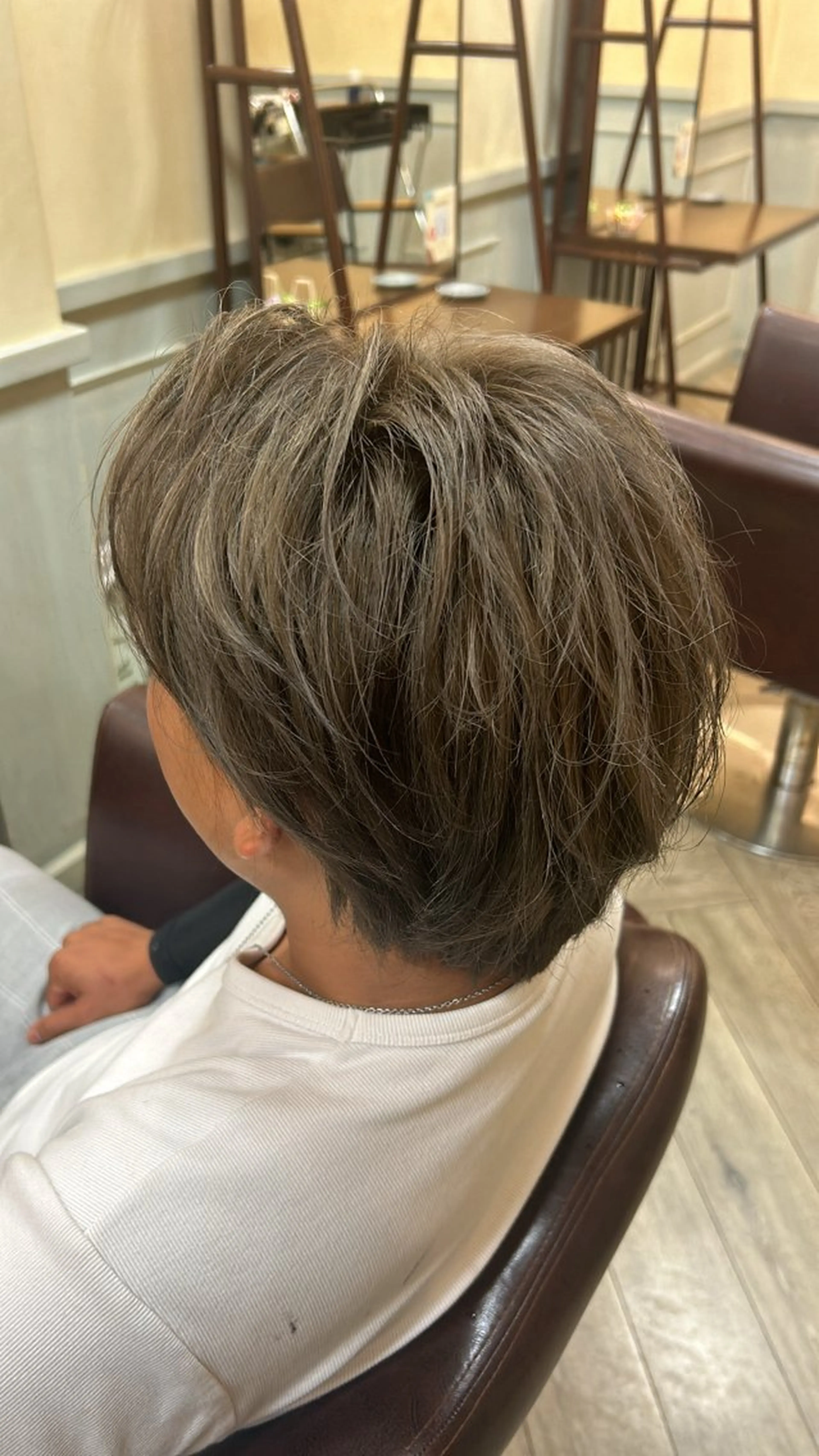 カラー メンズ アオバ / ハイトーンカラーのヘアスタイル