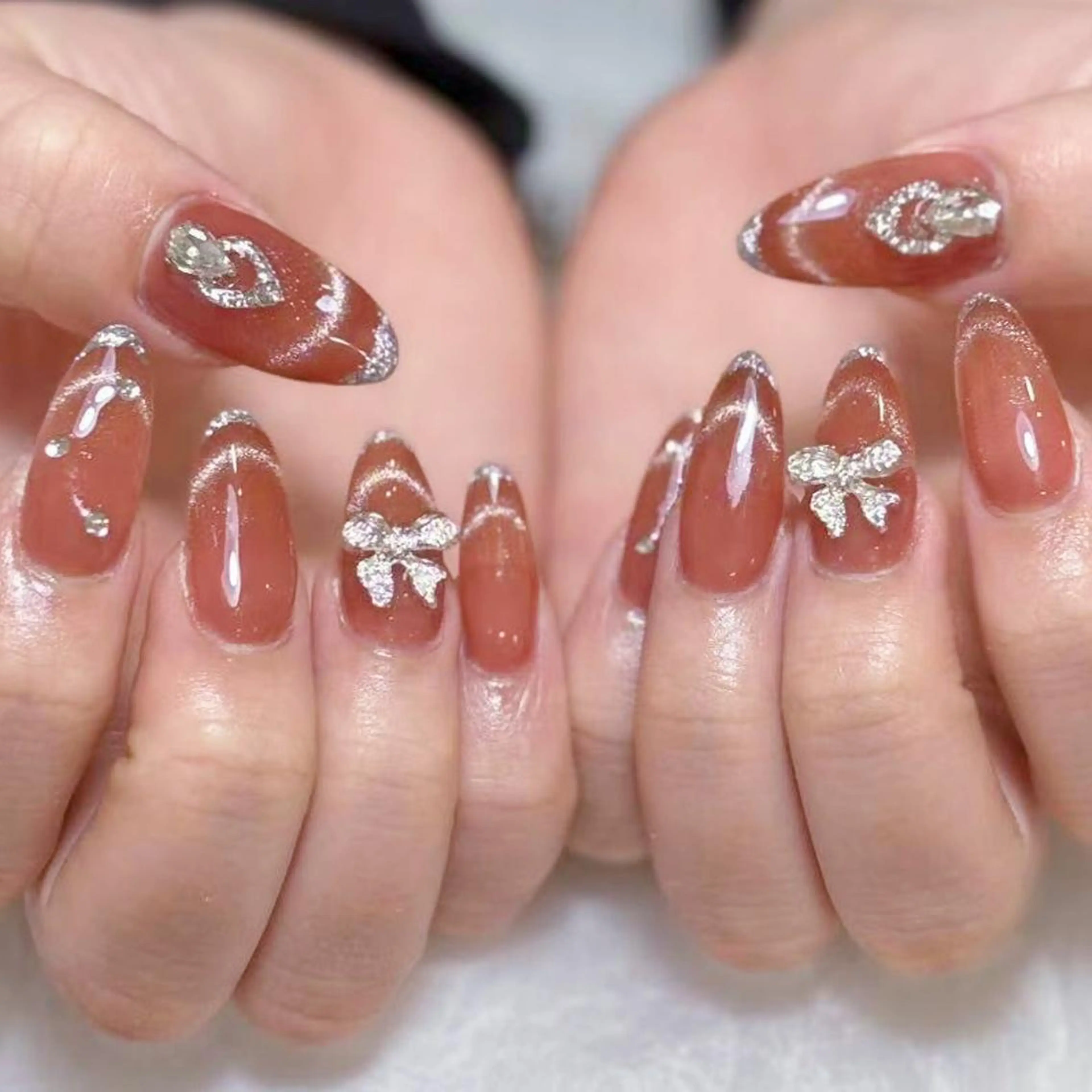 ネイル アートネイル オーロラネイル ガーリー キラキラネイル 韓国ネイル Leah 💅のネイルデザイン