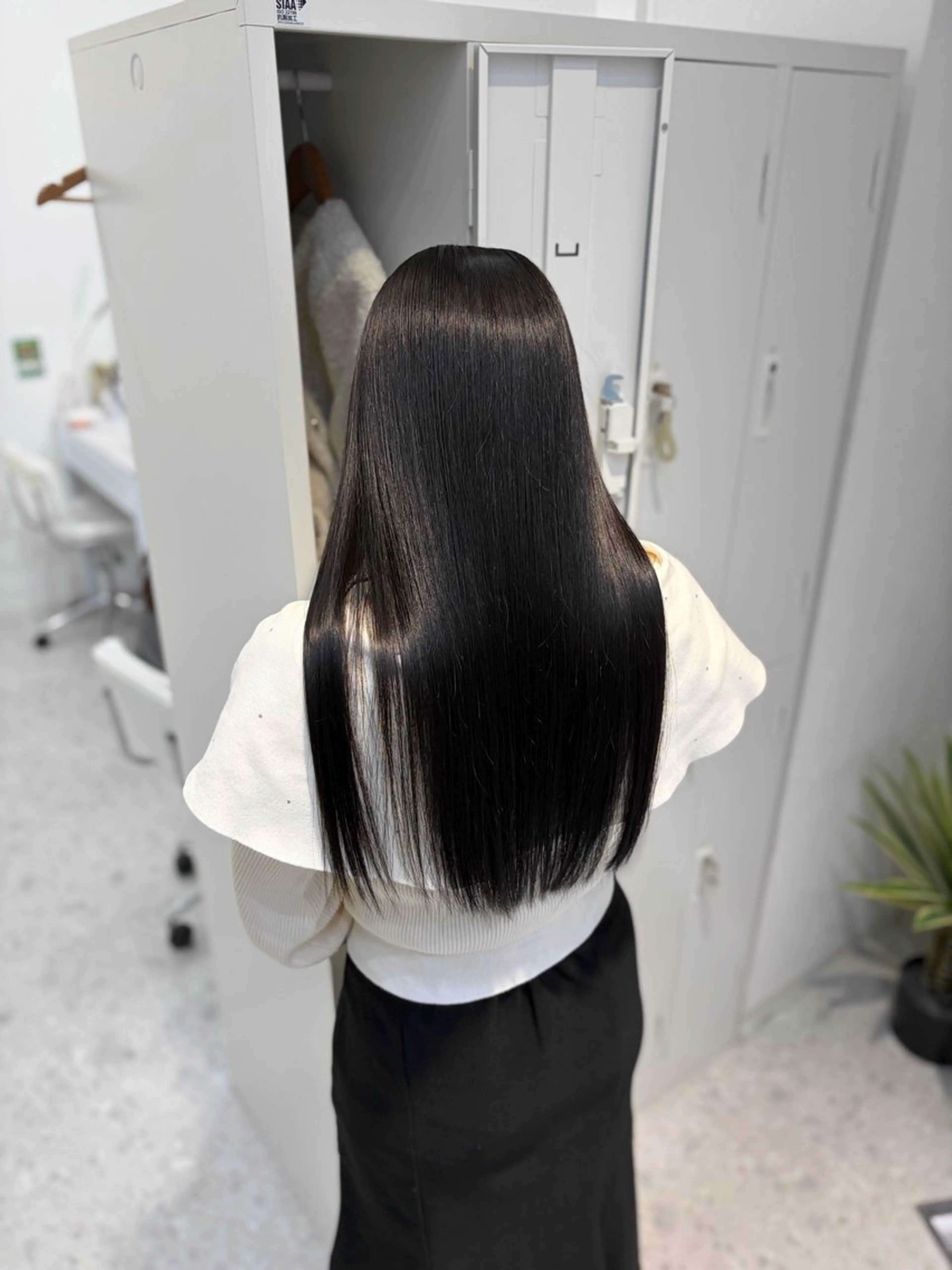 Premiumツヤ髪ストレート+カット+3STEPトリートメントの写真