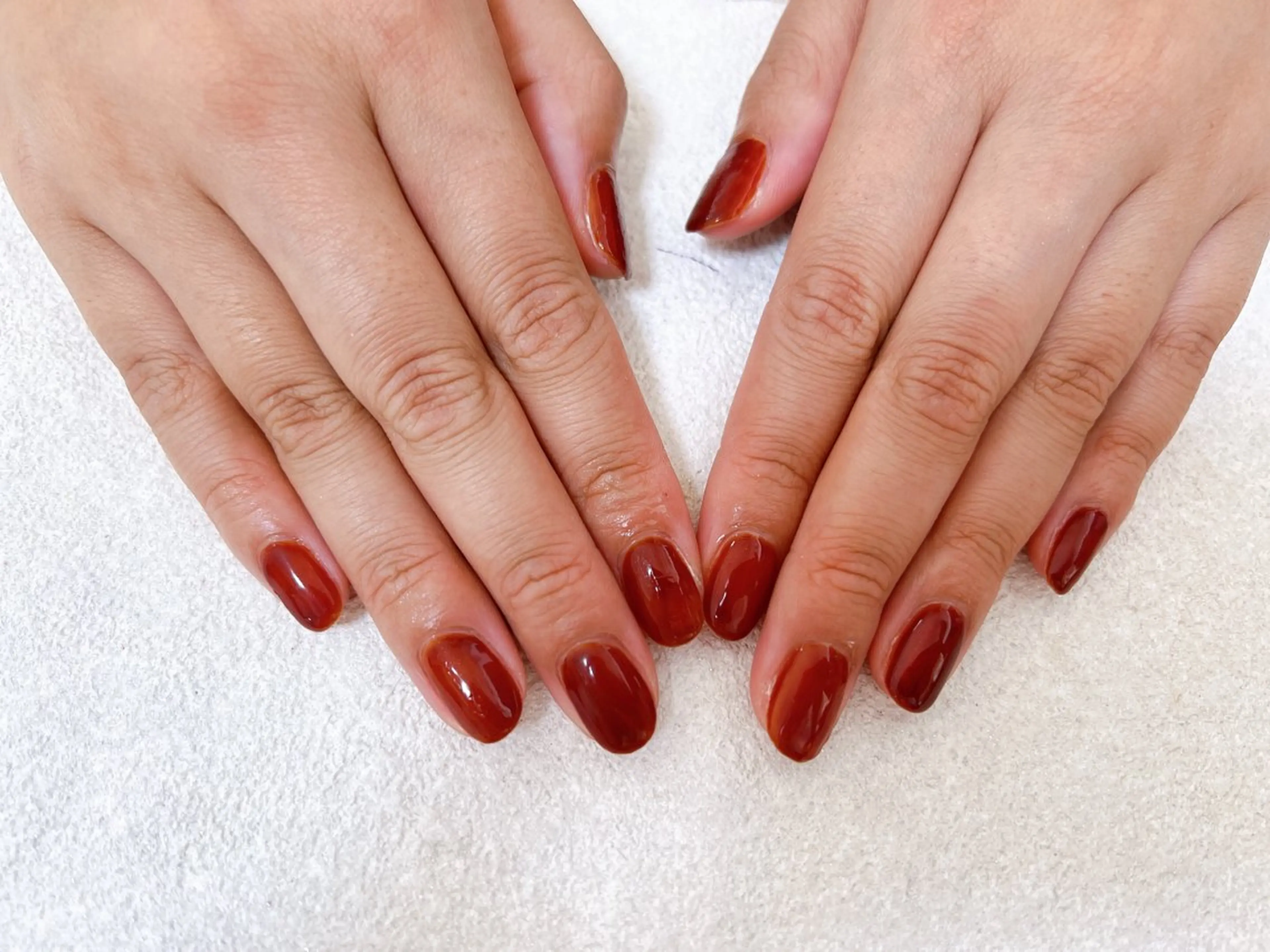 ネイル オーロラネイル ブラウン フットネイル フレンチネイル ジェルネイル ハンドネイル mogunail &blowのネイルデザイン