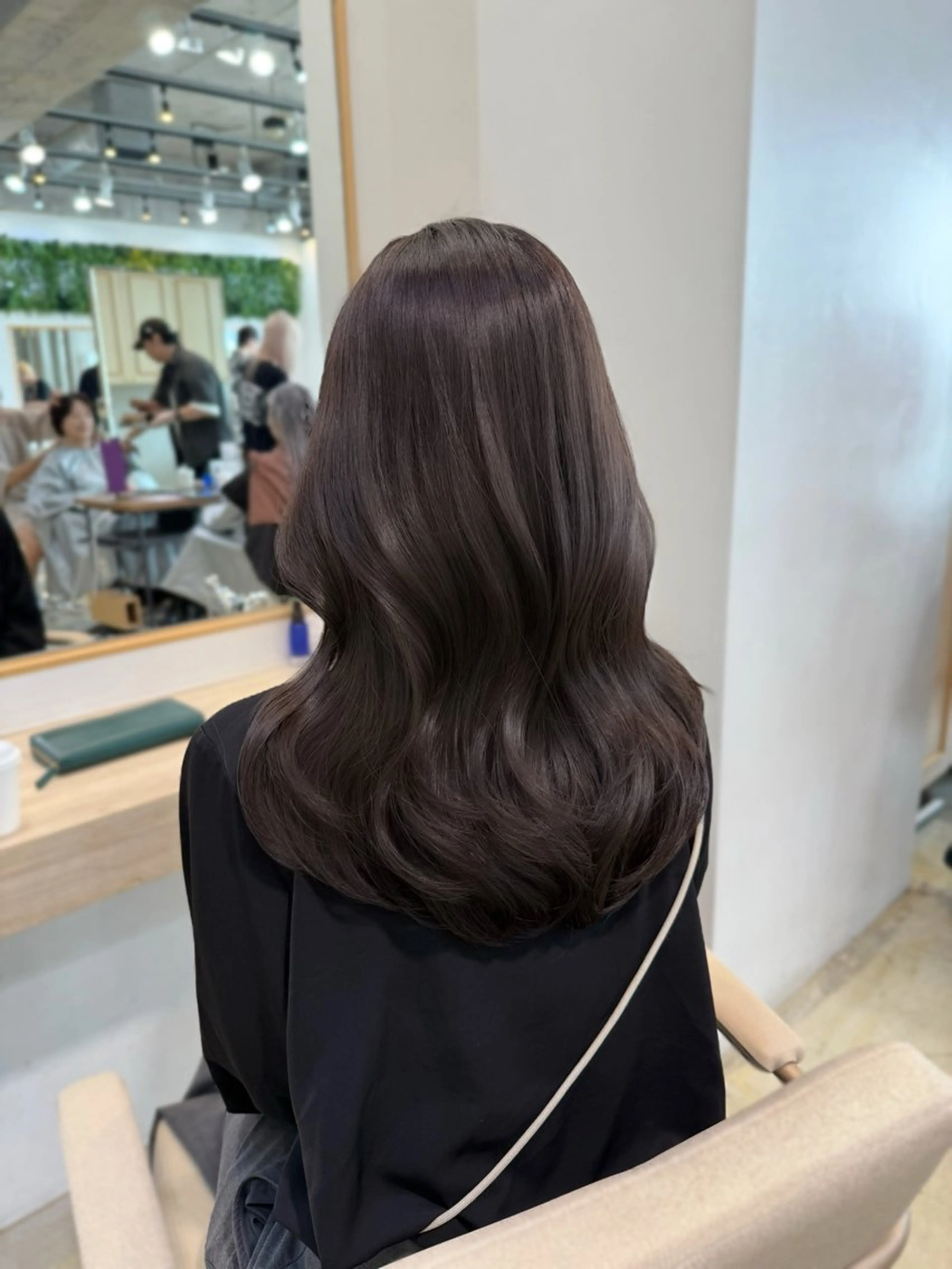 セミロング カット ヘアカラー 𝐑𝐮𝐧𝐚 🩵のヘアスタイル