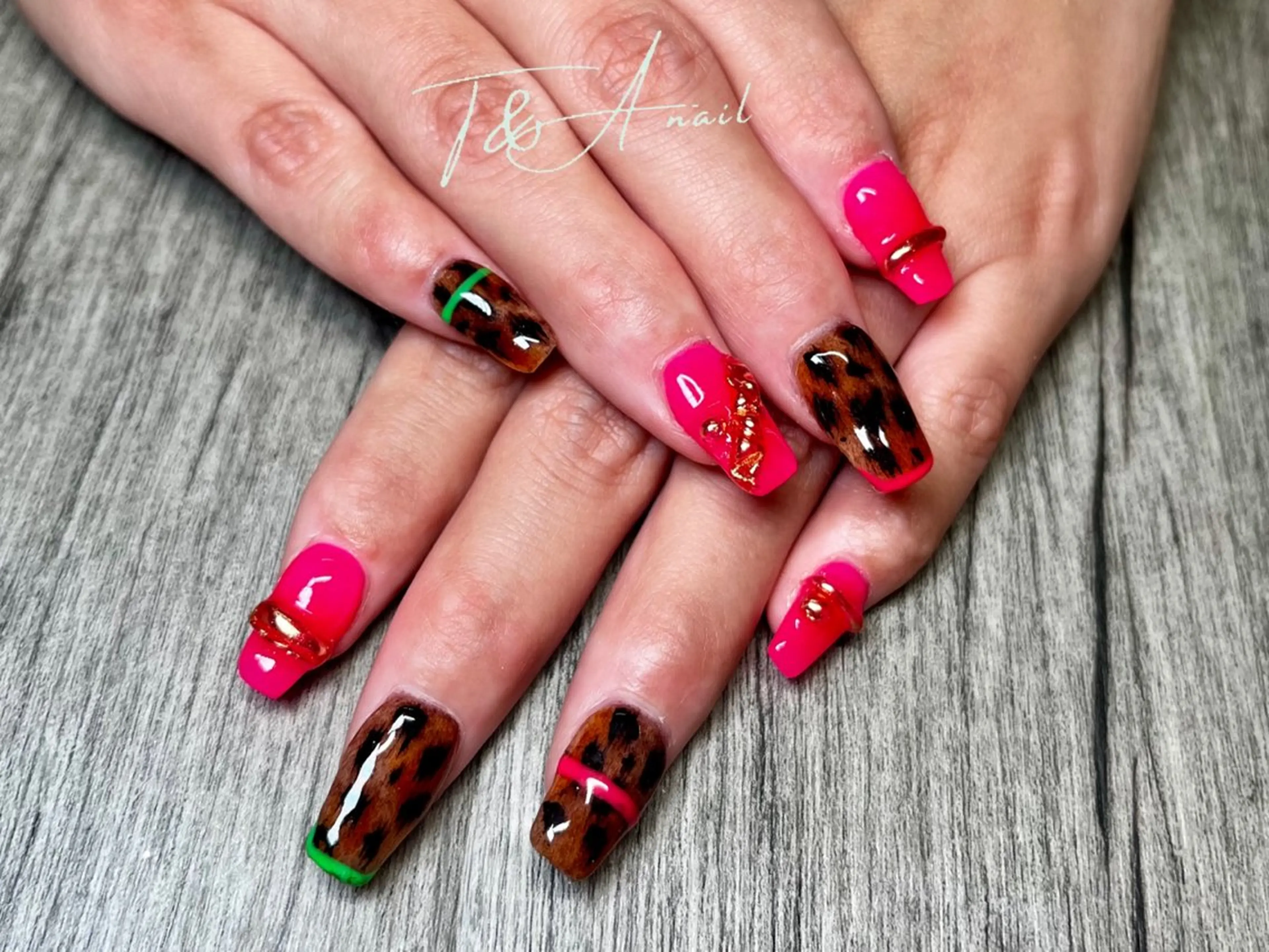 ネイル アニマル柄 長さ出し ジェルネイル ピンク スカルプネイル ハンドネイル T&A nailのネイルデザイン