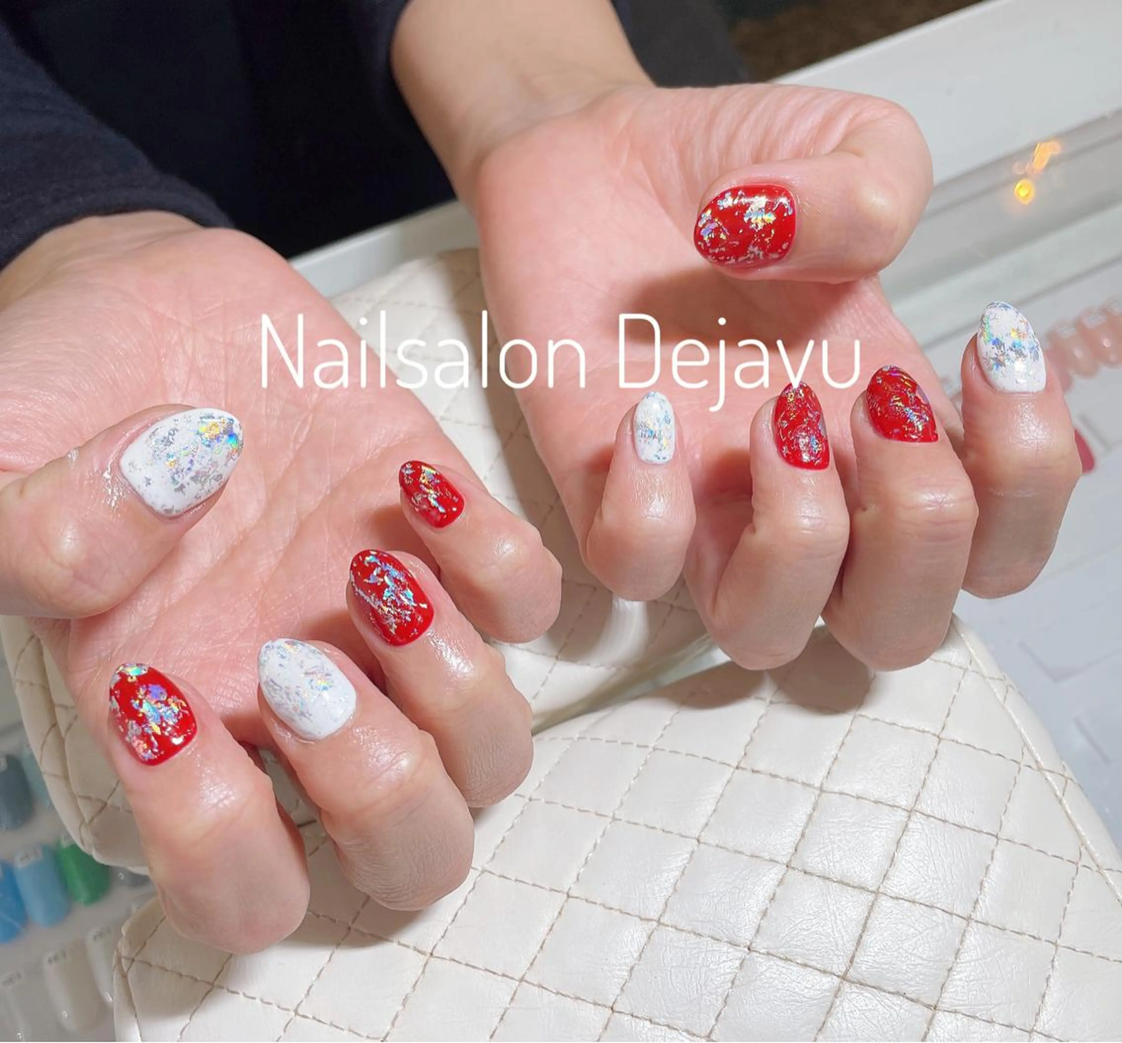 ネイル アートネイル オーロラネイル ジェルネイル キラキラネイル 赤色 Nail salon Dejavu 🌿のネイルデザイン