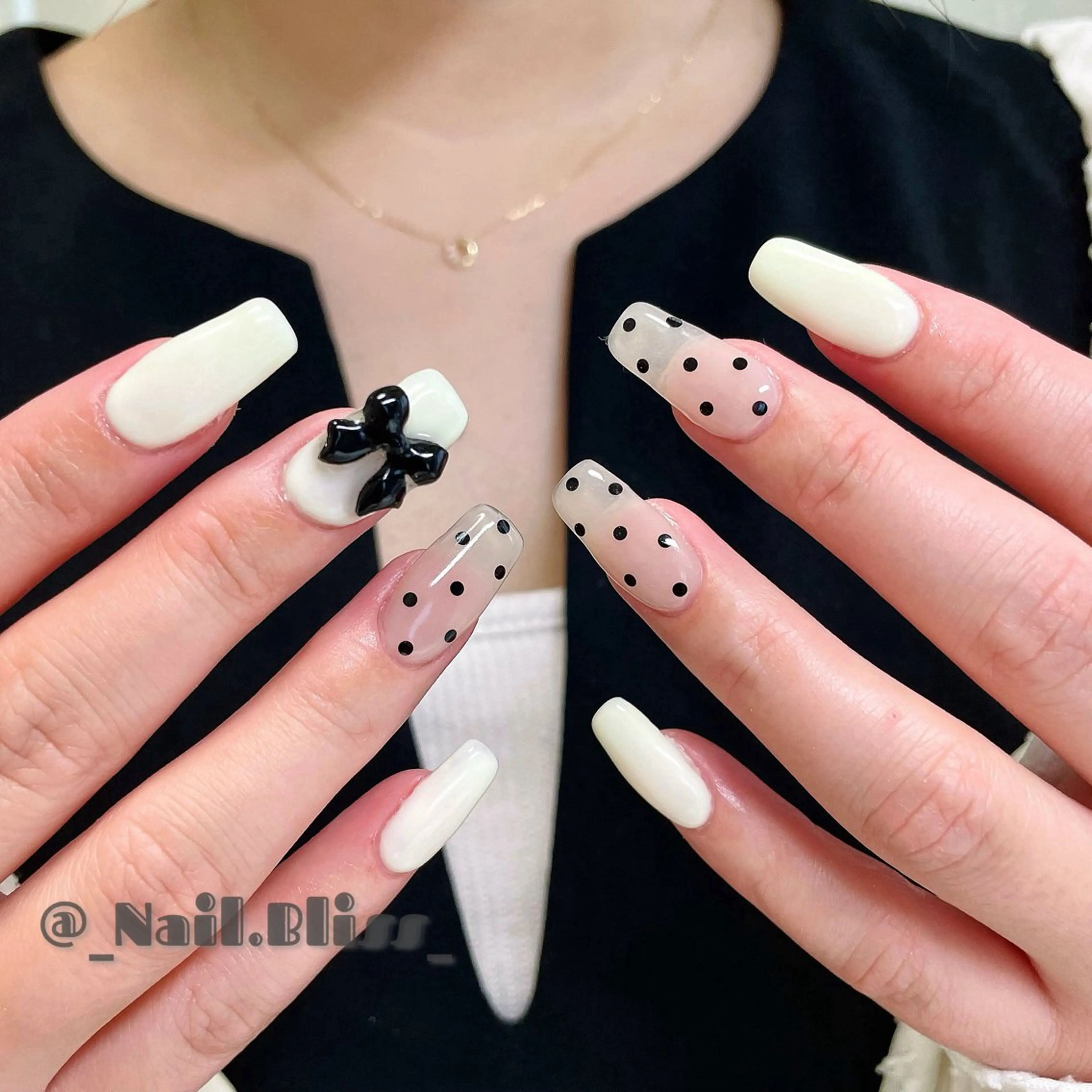 ネイル ドット リボン シンプルネイル 春ネイル 黄色 ハンドネイル NAIL BLISSのネイルデザイン