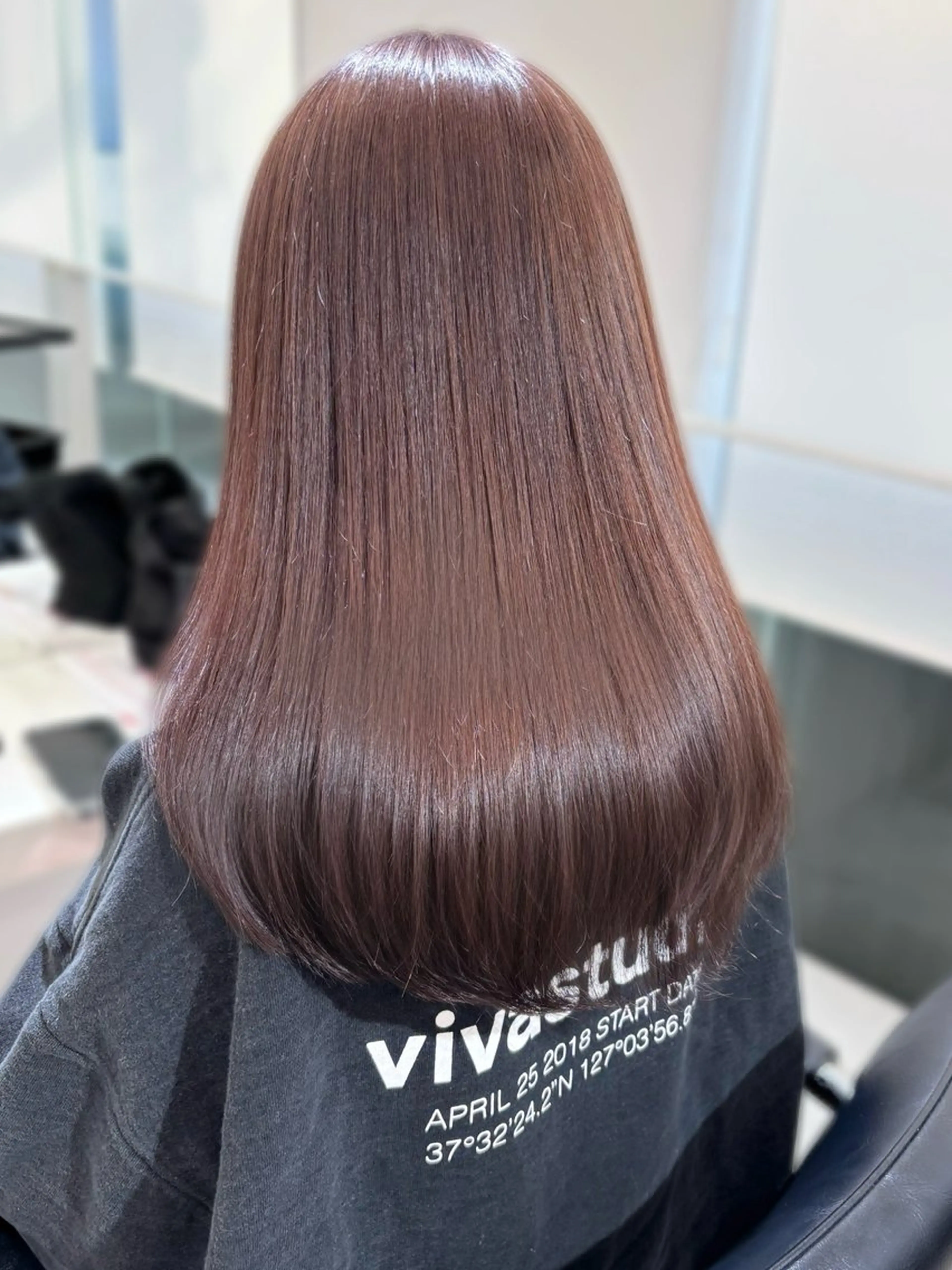 セミロング カラー ブリーチ ブラウンカラー ピンクカラー ピンクブラウン トリートメント カット ヘアカラー トリートメント 盛れる顔周り🤍渋谷 Risa🎀のヘアスタイル