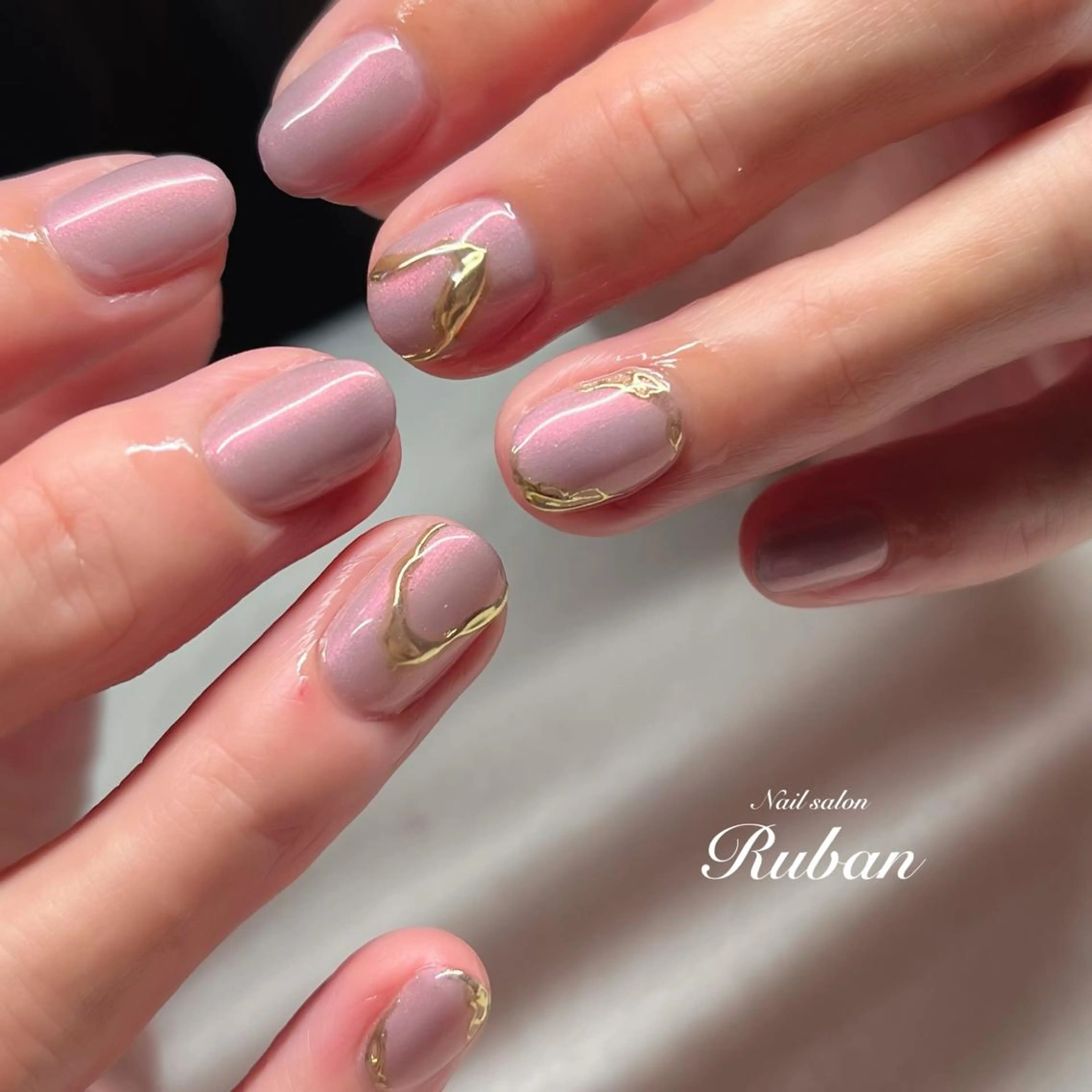 ネイル ミラーネイル ニュアンスネイル Nail salon Rubanのネイルデザイン