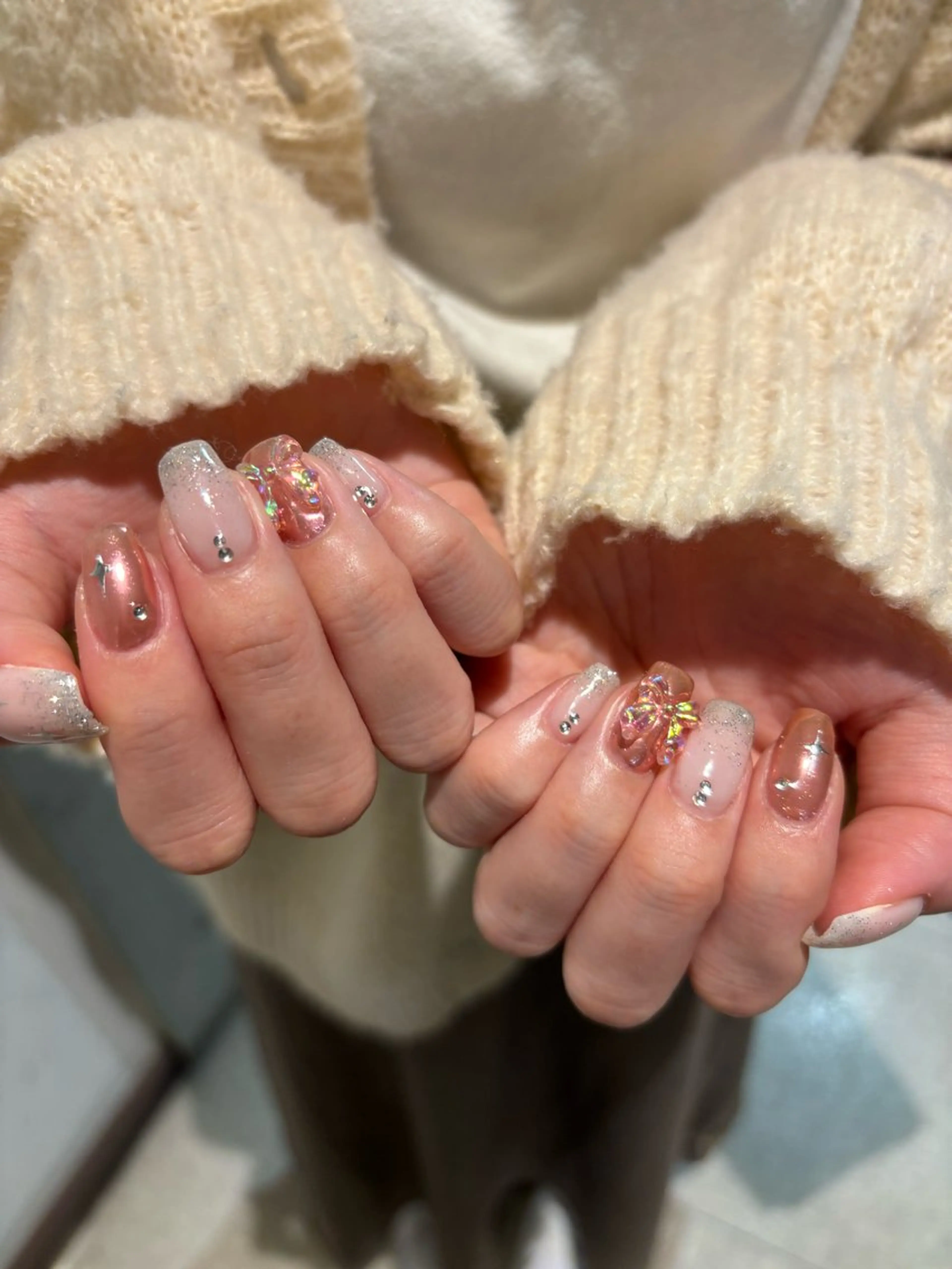 ネイル グラデーション ミラーネイル ピンク ハンドネイル mano Hanaのネイルデザイン