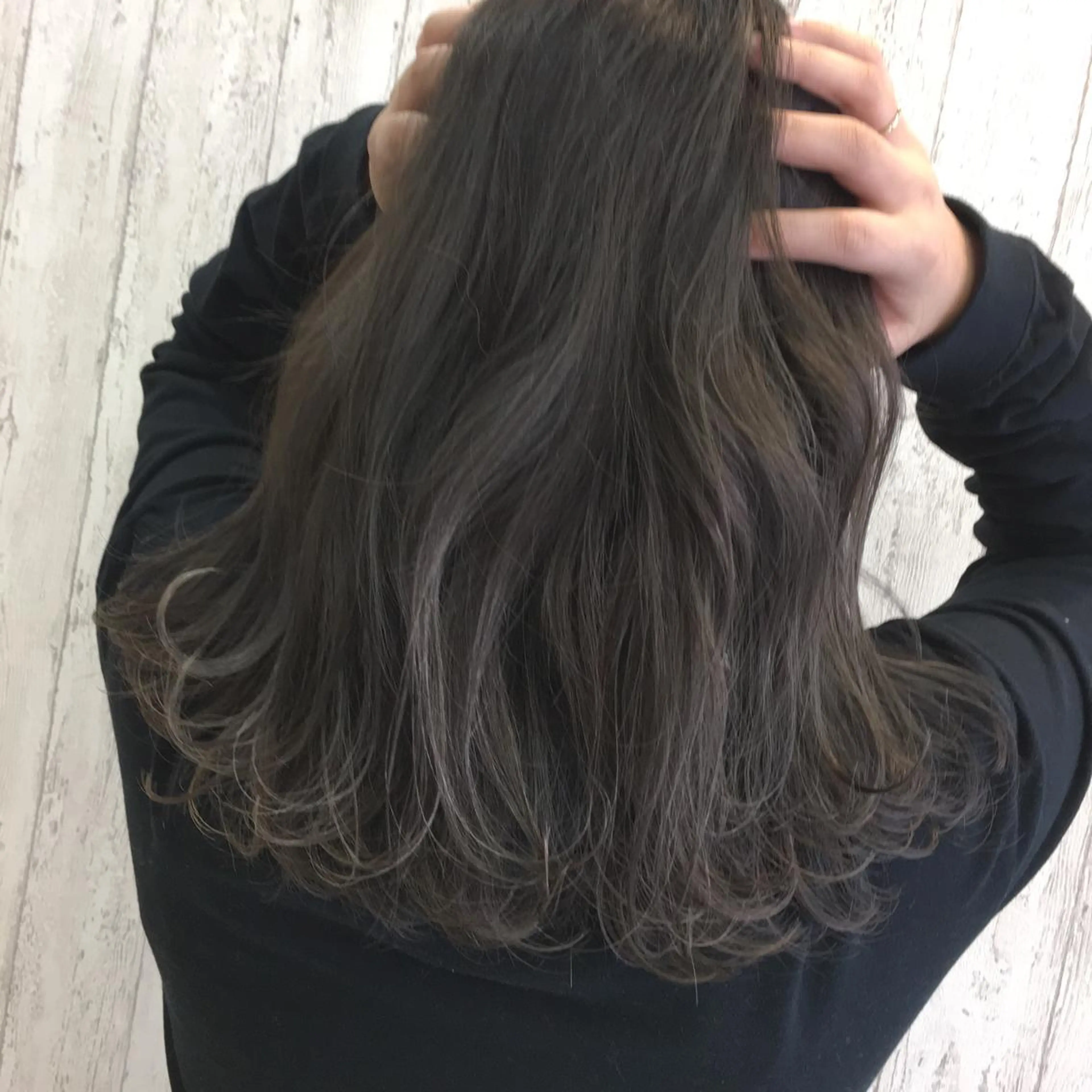 セミロング カラー アッシュ ハイライトカラー ハイライト Kaede .のヘアスタイル