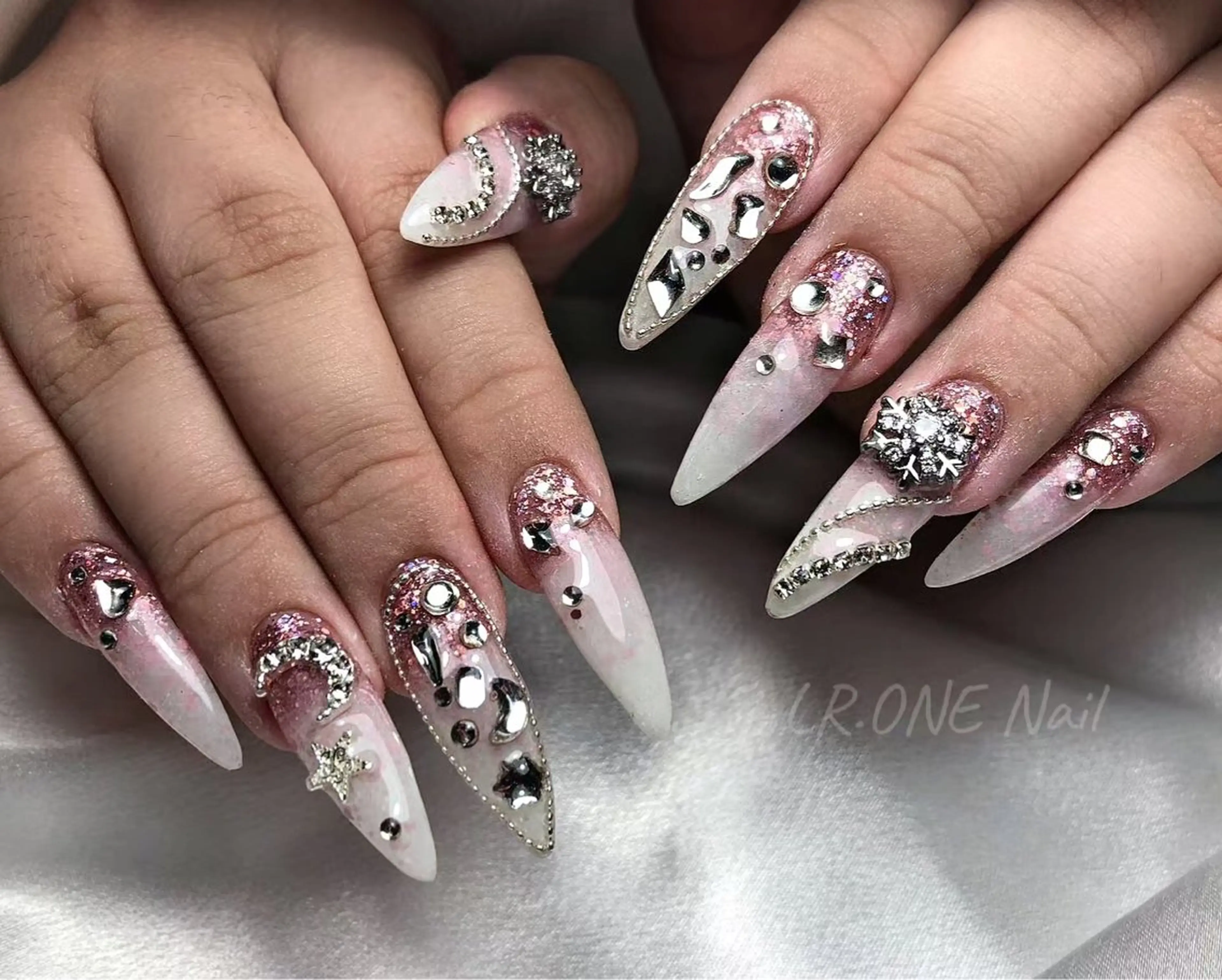 ネイル LR.ONE ヨウのネイルデザイン