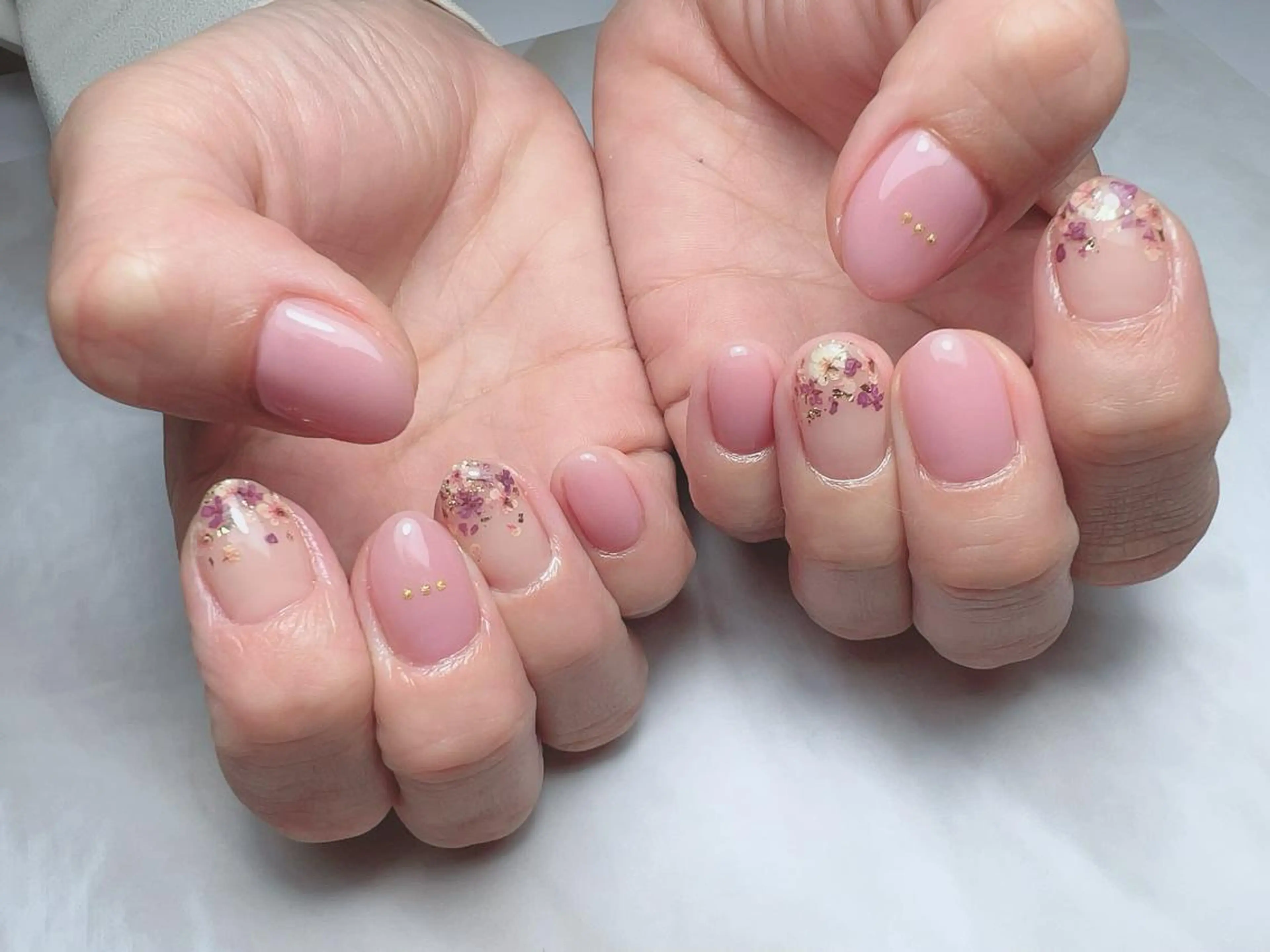 ネイル ハンドネイル 𝐑𝐞𝐯𝐢𝐨 ___堺市西区のマツエク・マツパデザイン