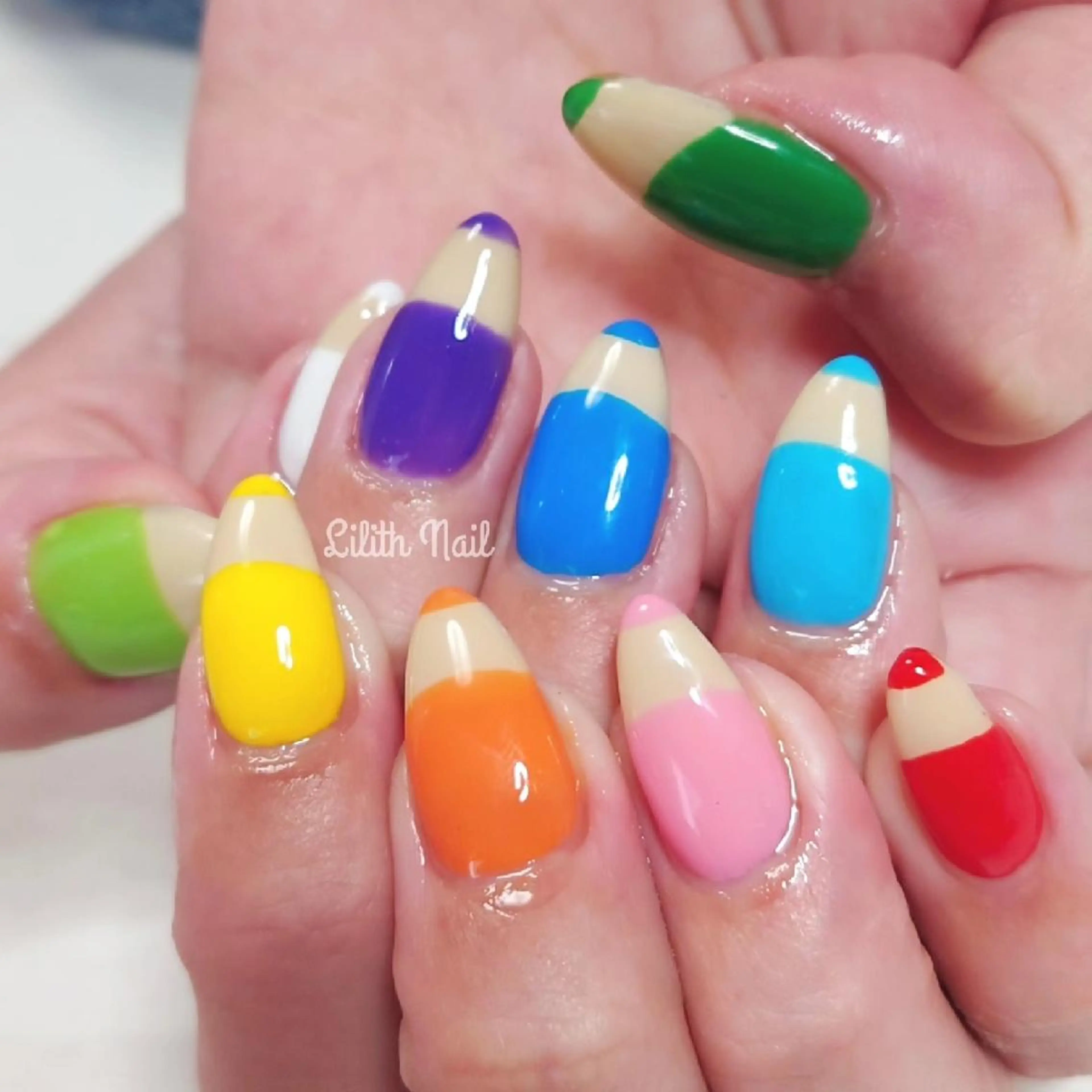 ネイル ブルー グリーン ハート 水色 オレンジ ハンドネイル Lilith Nailのネイルデザイン