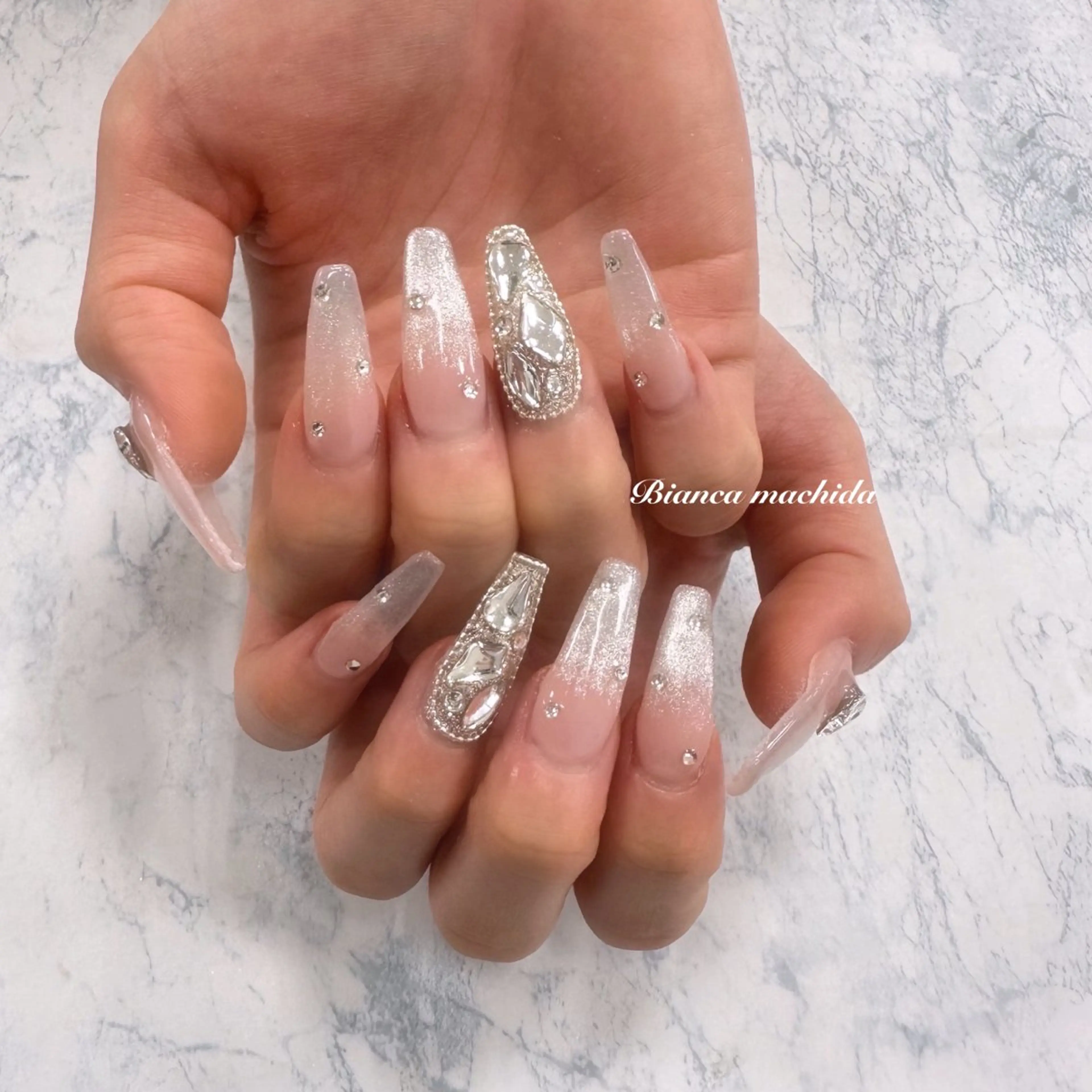 ネイル ハンドネイル BIANCA 🖤 NISHIMURAのネイルデザイン