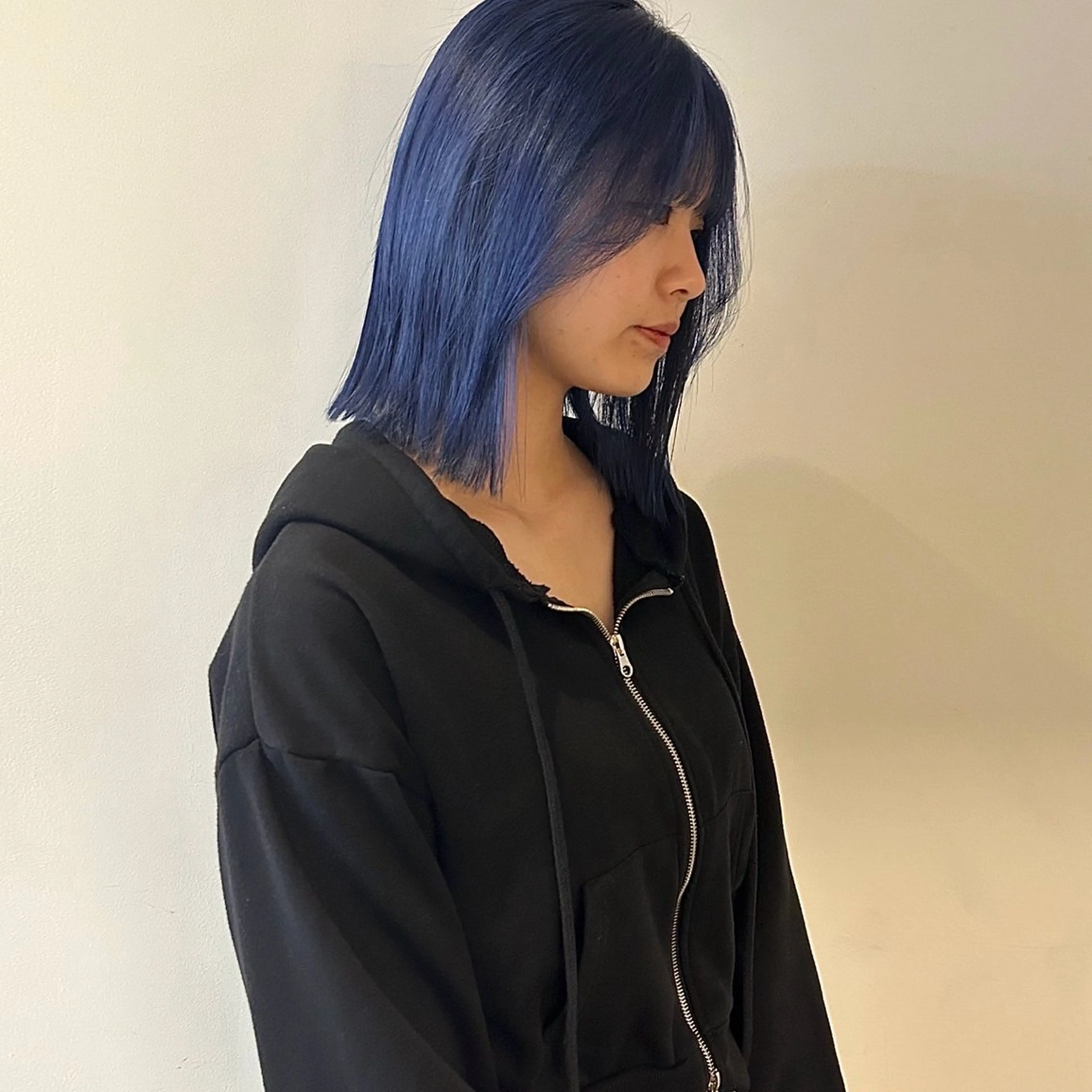 ミディアム カラー ブリーチ ケアブリーチ 透明感カラー ハイトーンカラー 顔まわりレイヤー ヘアカラー トリートメント nonoka オリーブ/レイヤーのヘアスタイル