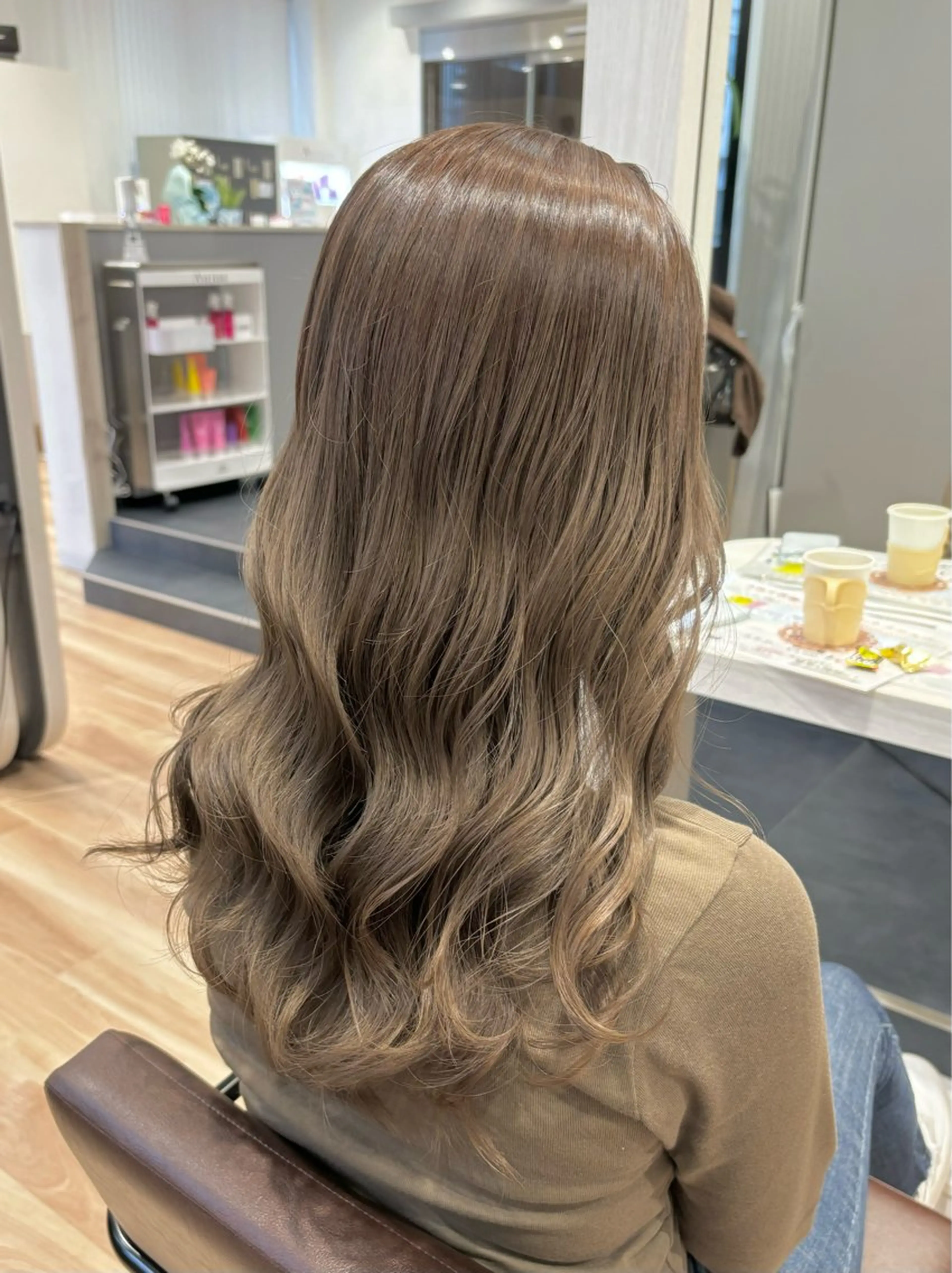 セミロング カラー 透明感カラー グレージュ カット ヘアカラー トリートメント 【艶カラー】 STYLE 和泉俊希のヘアスタイル