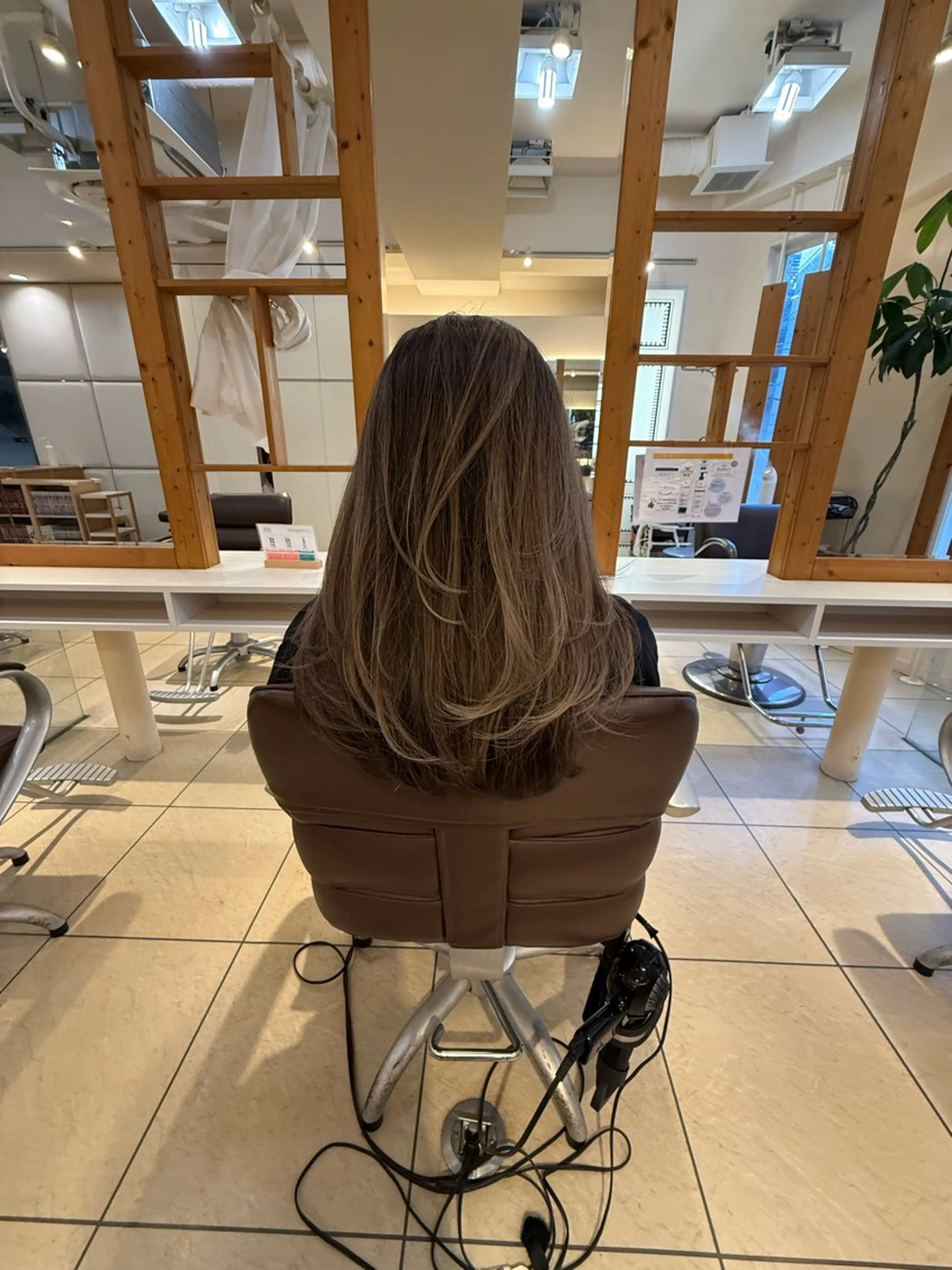 ロング 顔まわりレイヤー 顔周りカット レイヤーカット 青山 光のヘアスタイル