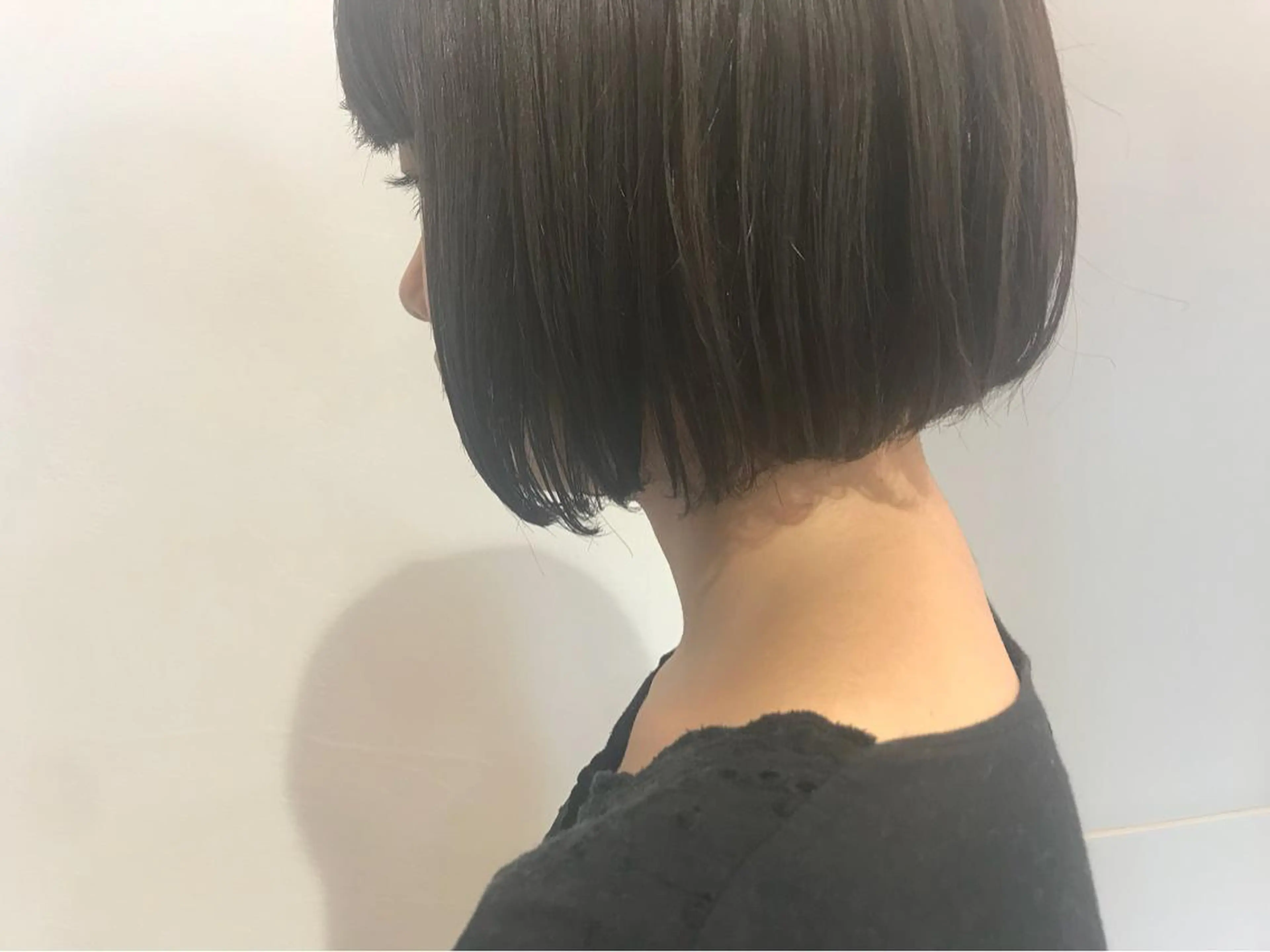 ショート カラー ボブ 吉田 早織のヘアスタイル