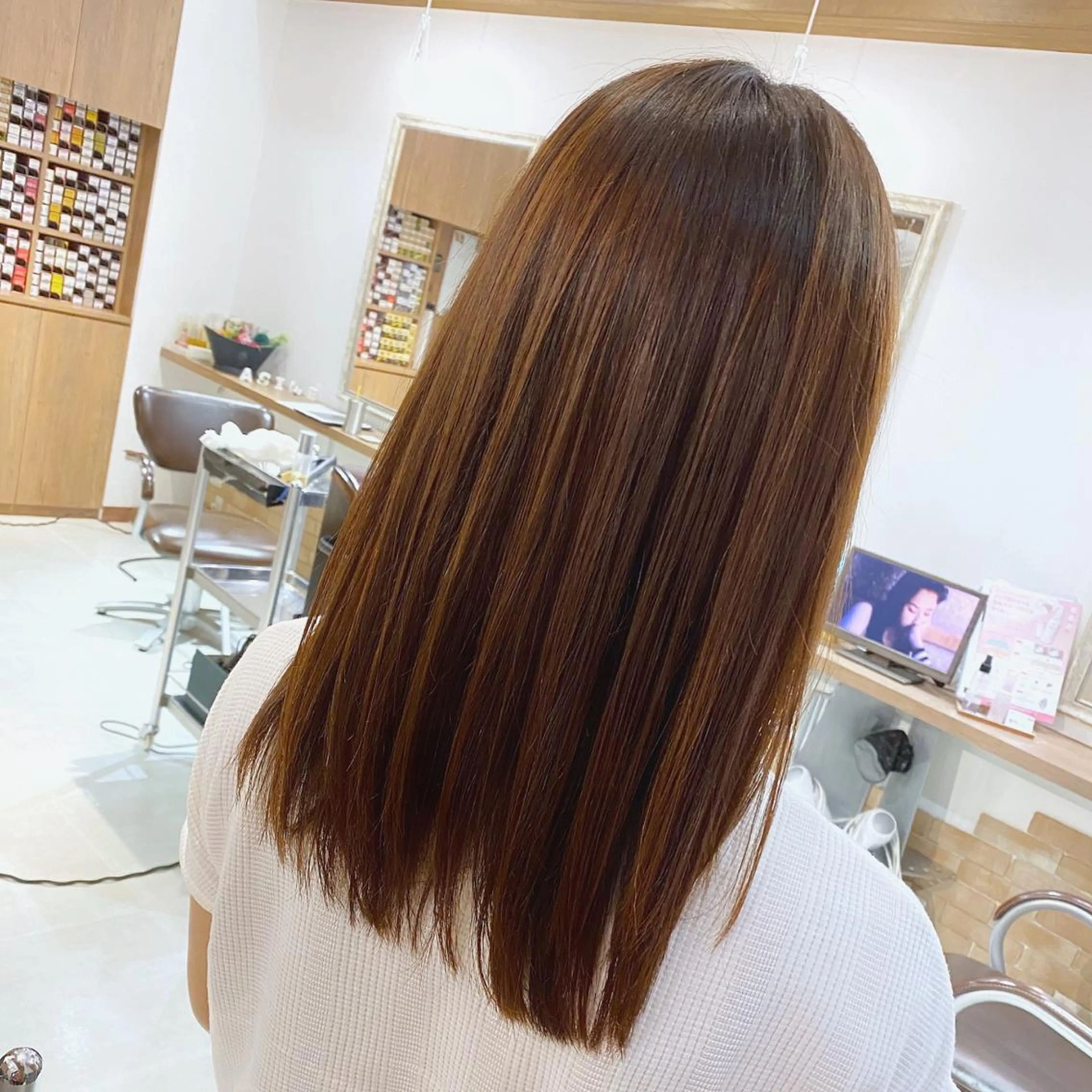 セミロング 髪質改善 レイヤーカット ローレイヤー 髪質改善特化 安東駿介のヘアスタイル