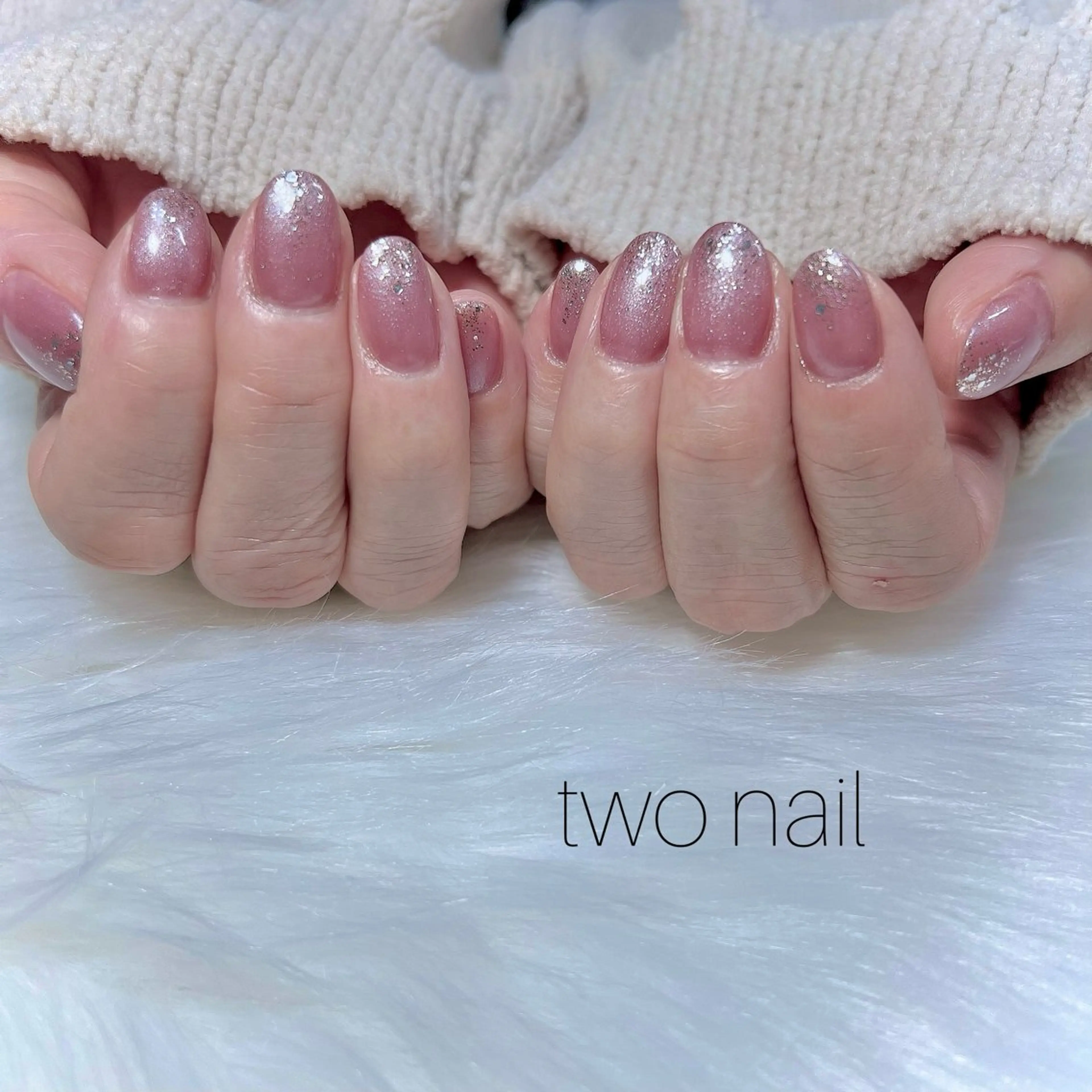 ネイル キラキラネイル ネイルチップ ホワイト ハンドネイル two nailのネイルデザイン