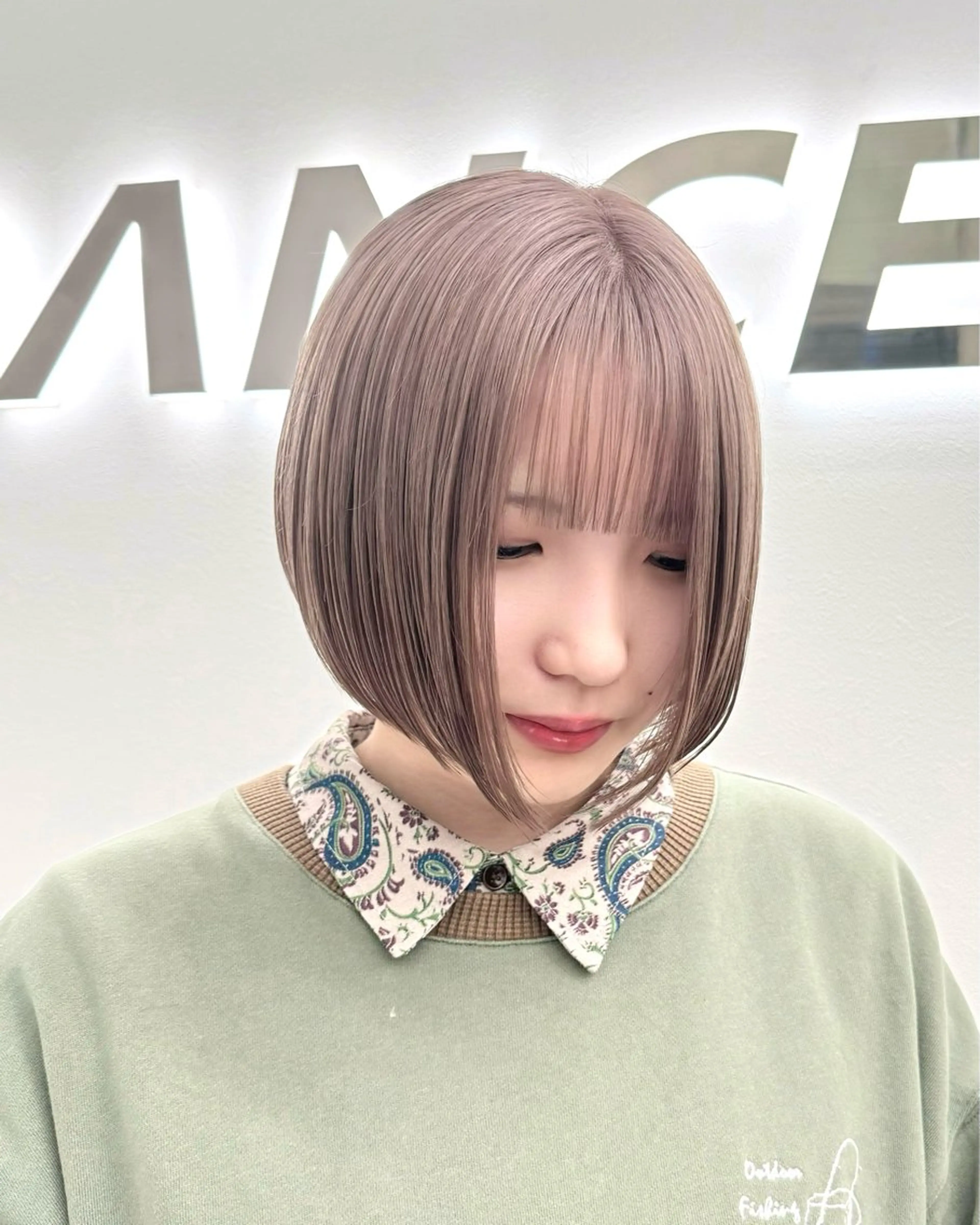 ショート カラー ヘアアレンジ カット ヘアカラー トリートメント ヘッドスパ ヘアセット 縮毛矯正🤍 盛れるボブ/ひかりのヘアスタイル