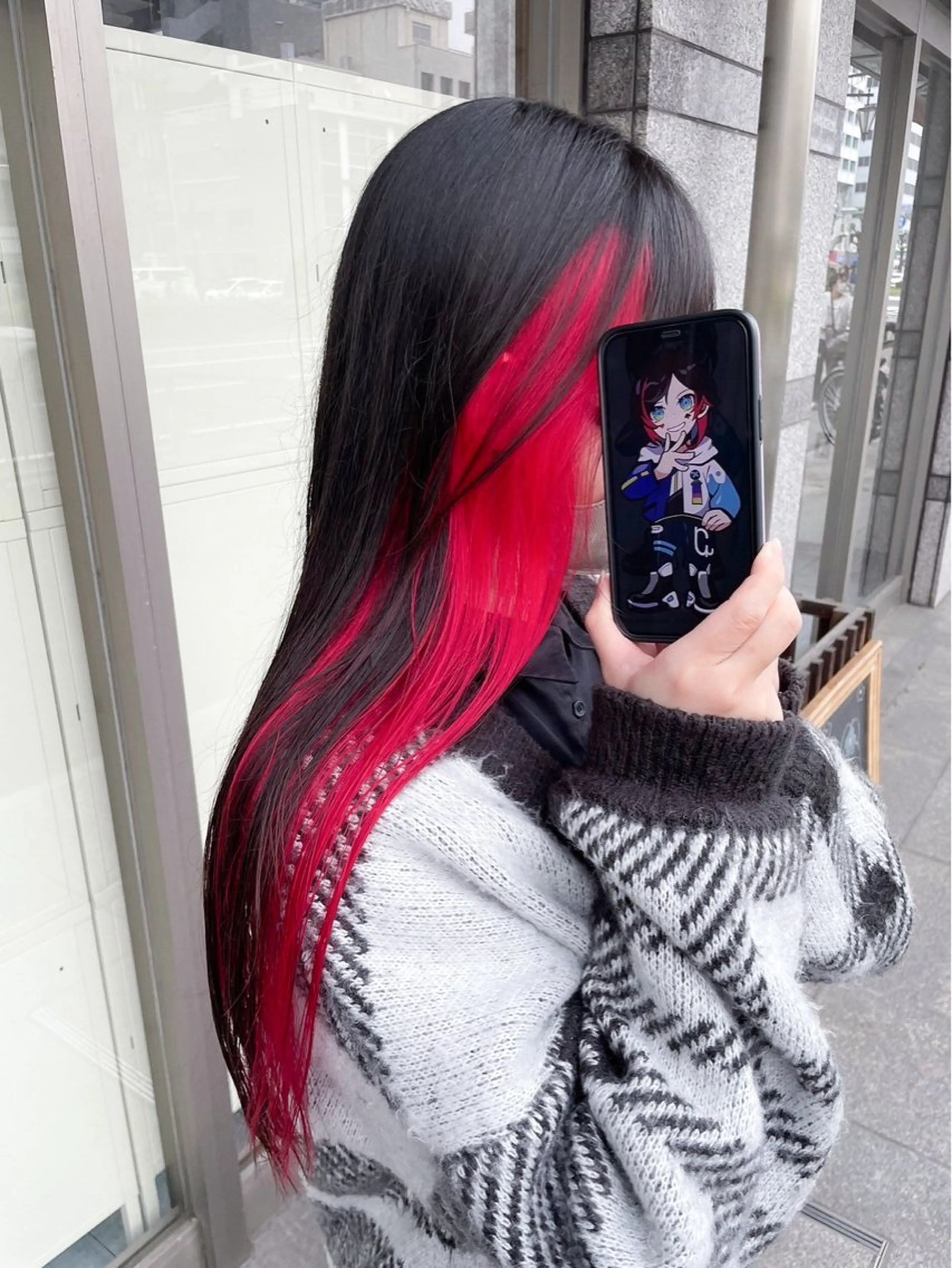 セミロング カラー イヤリングカラー レッドカラー イワタ マハ/ minim hairのヘアスタイル