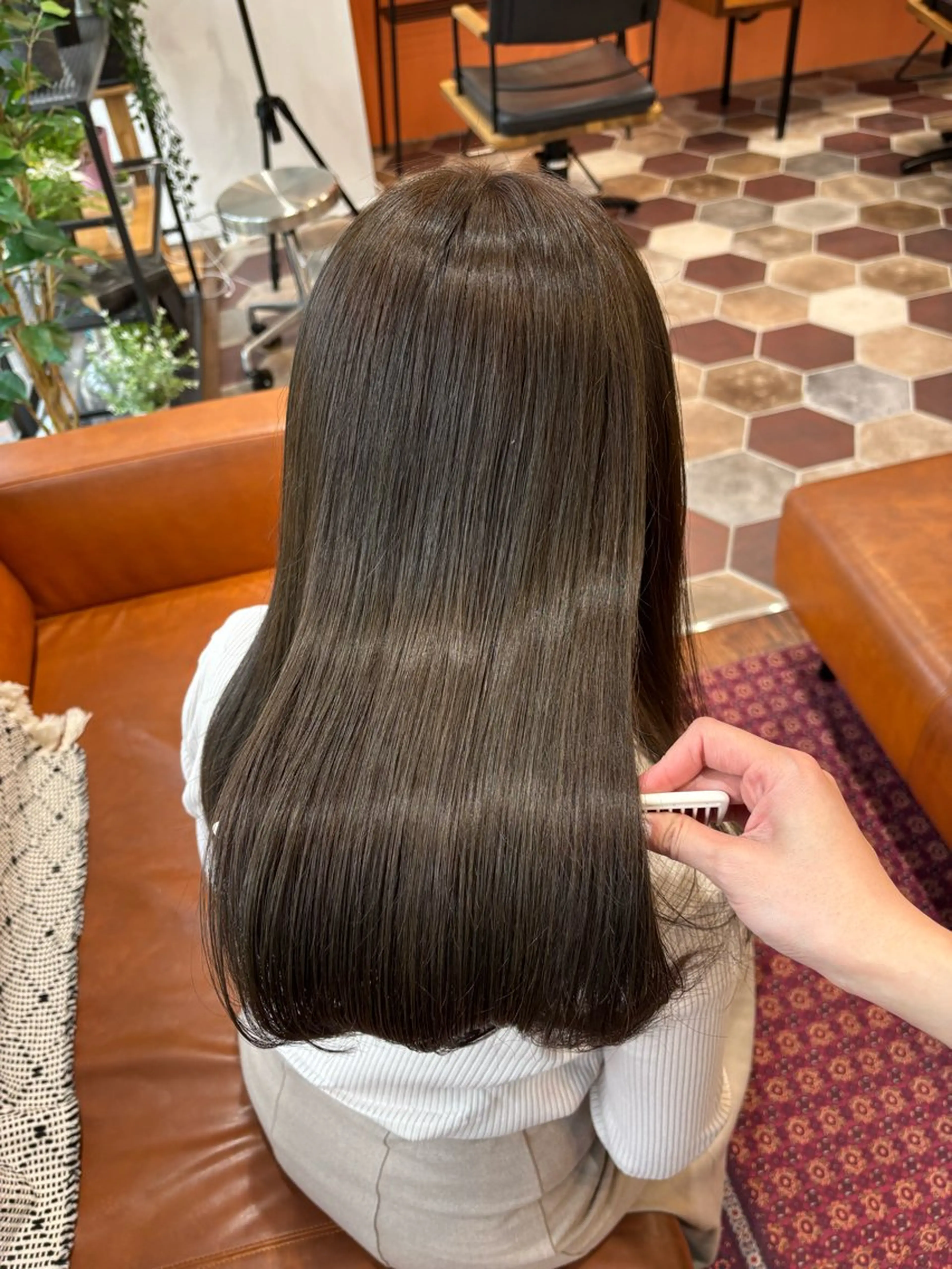 セミロング カット ヘアカラー 田中 愛燦のヘアスタイル