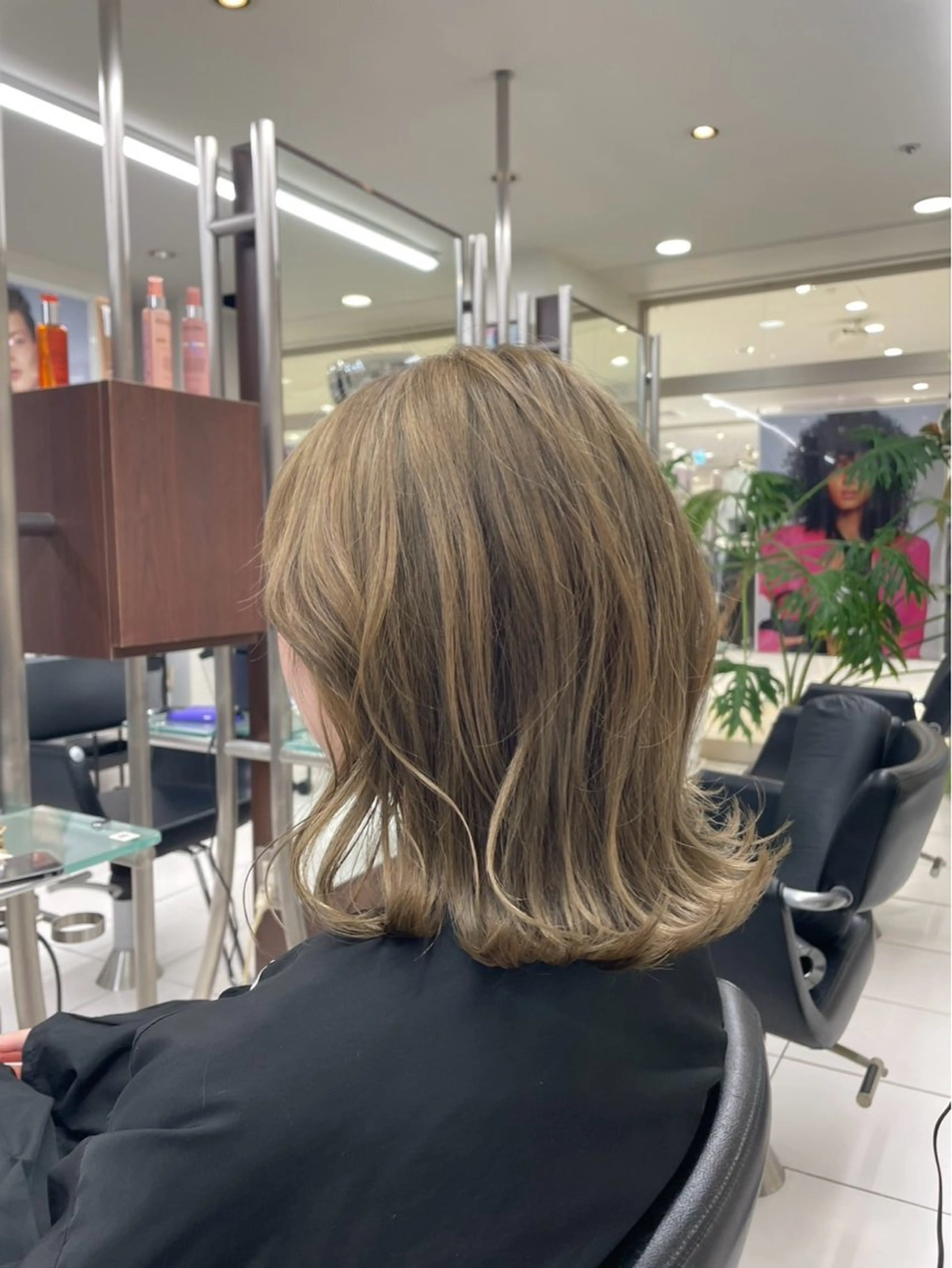 ミディアム カラー TONI&GUY速寿 勇希のヘアスタイル