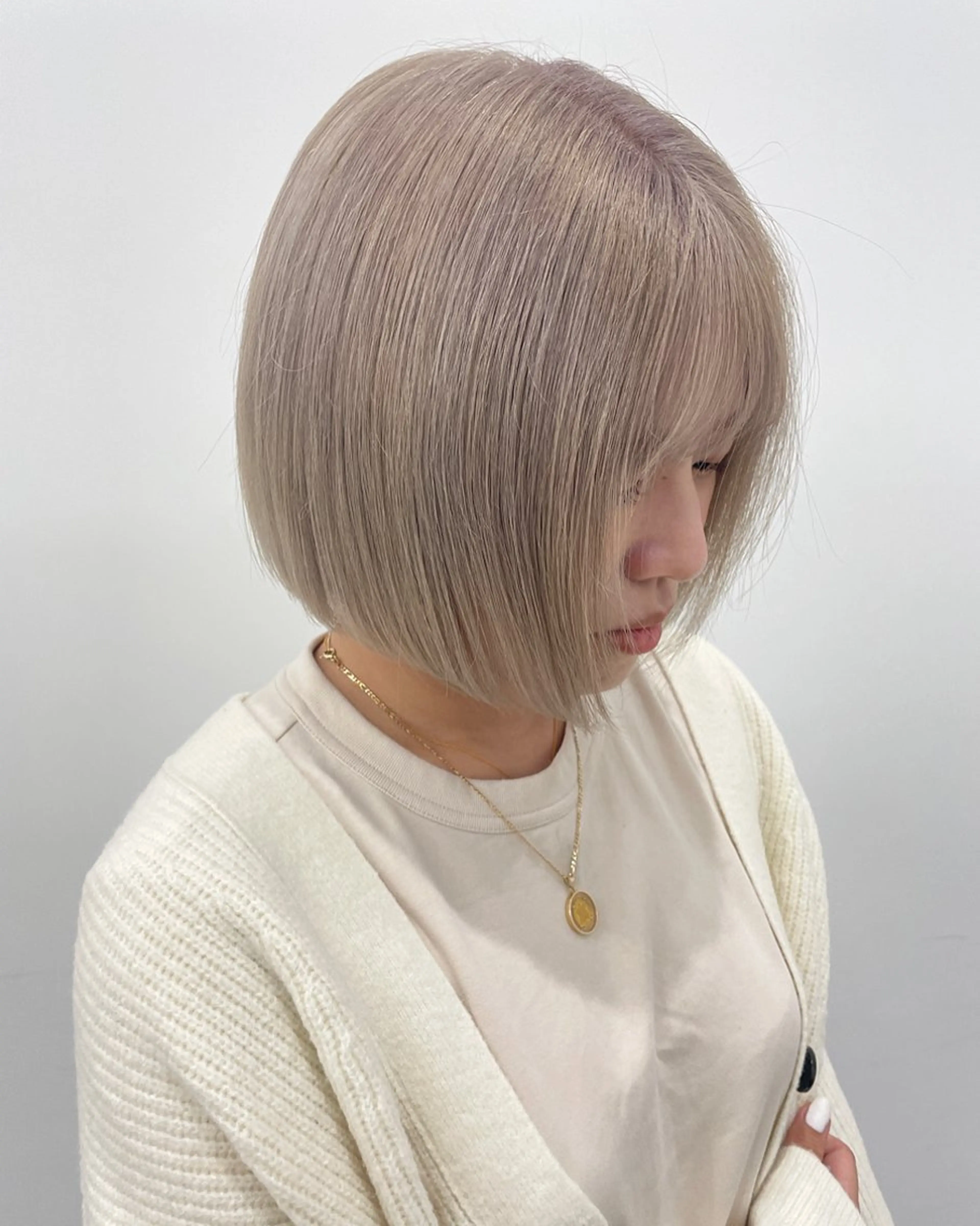 ショート カラー ベージュカラー ミルクティーベージュ 纐纈 大和のヘアスタイル