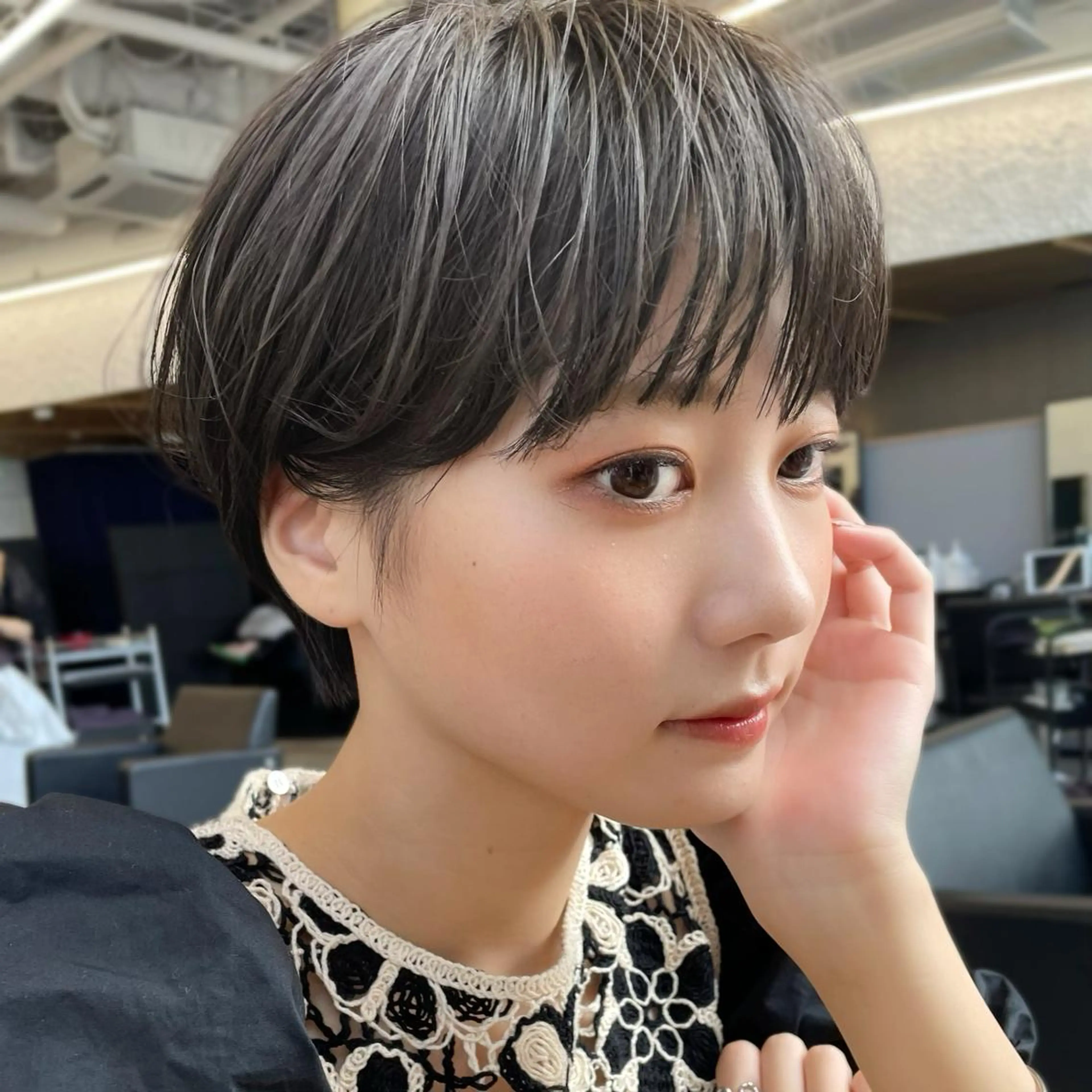 ショート パーマ ショートヘア カット パーマ レイヤー/ショート透 明感カラー/西田祐賀のヘアスタイル