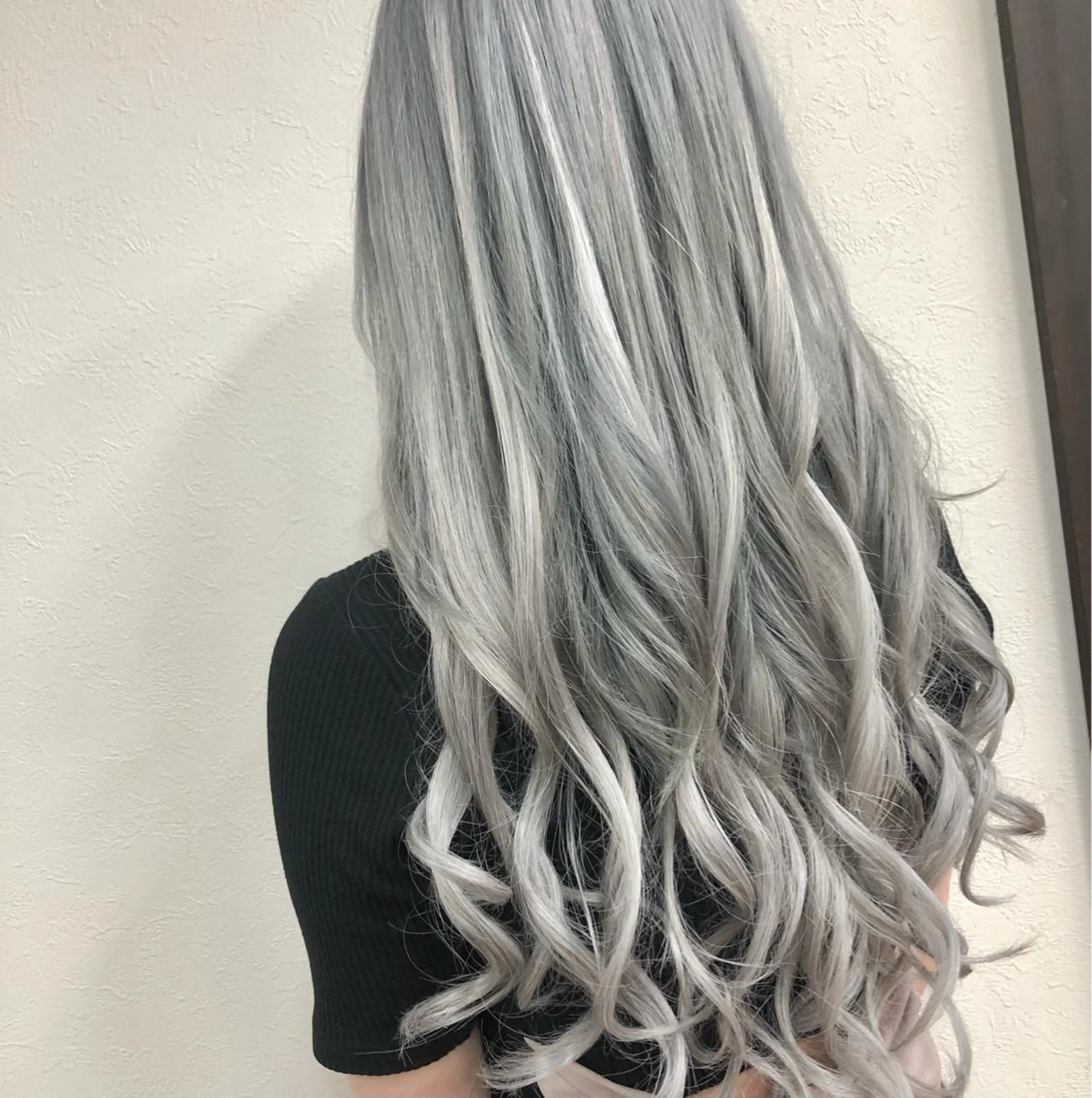 カラー ダブルスキルエクステ /羽エクステ白石宇由のヘアスタイル