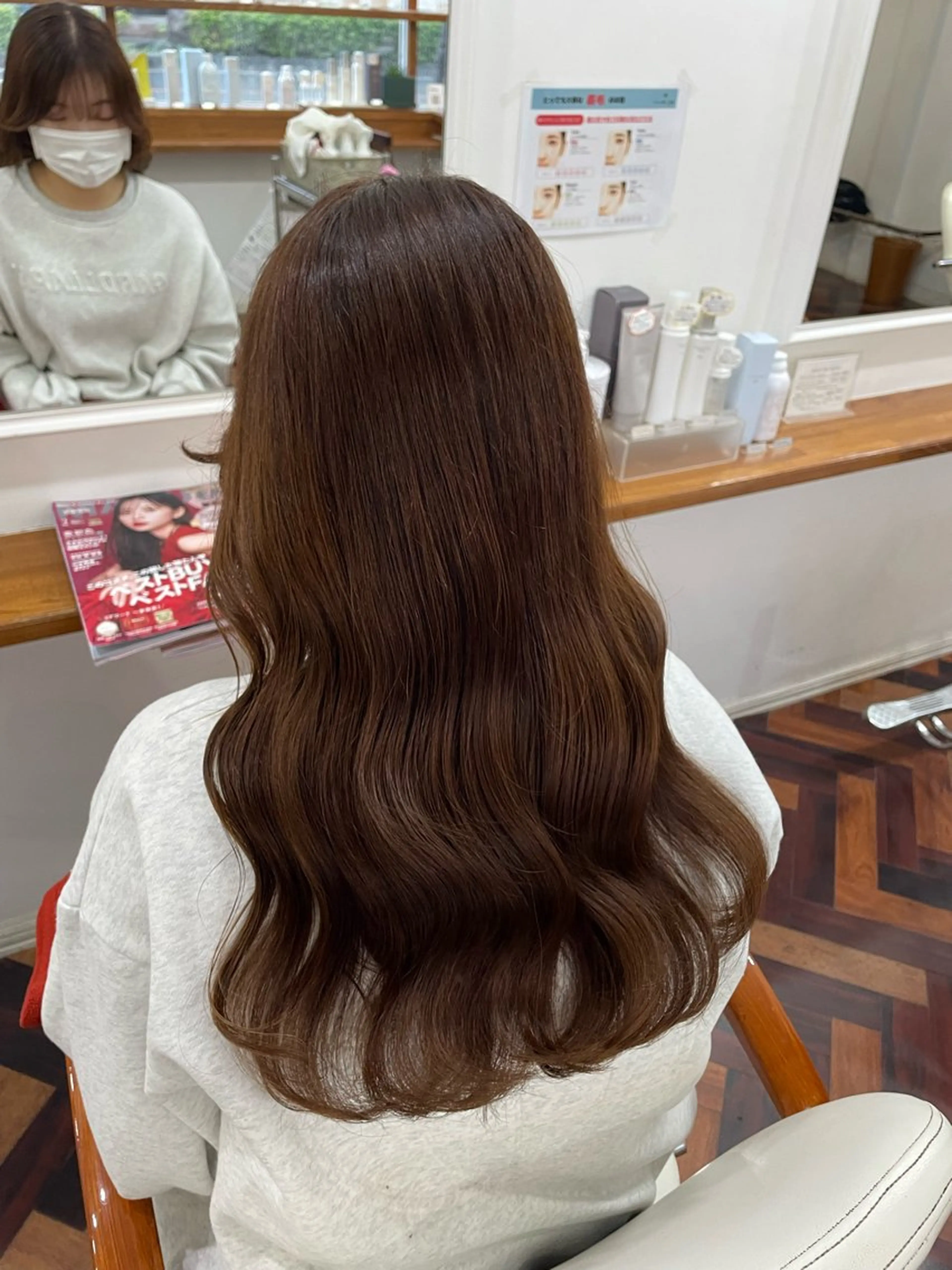 ロング カラー ブラウンカラー 透明感カラー デザインカラー イヤリングカラー 髪質改善 mopa_kaede 暖色カラー/ロングのヘアスタイル