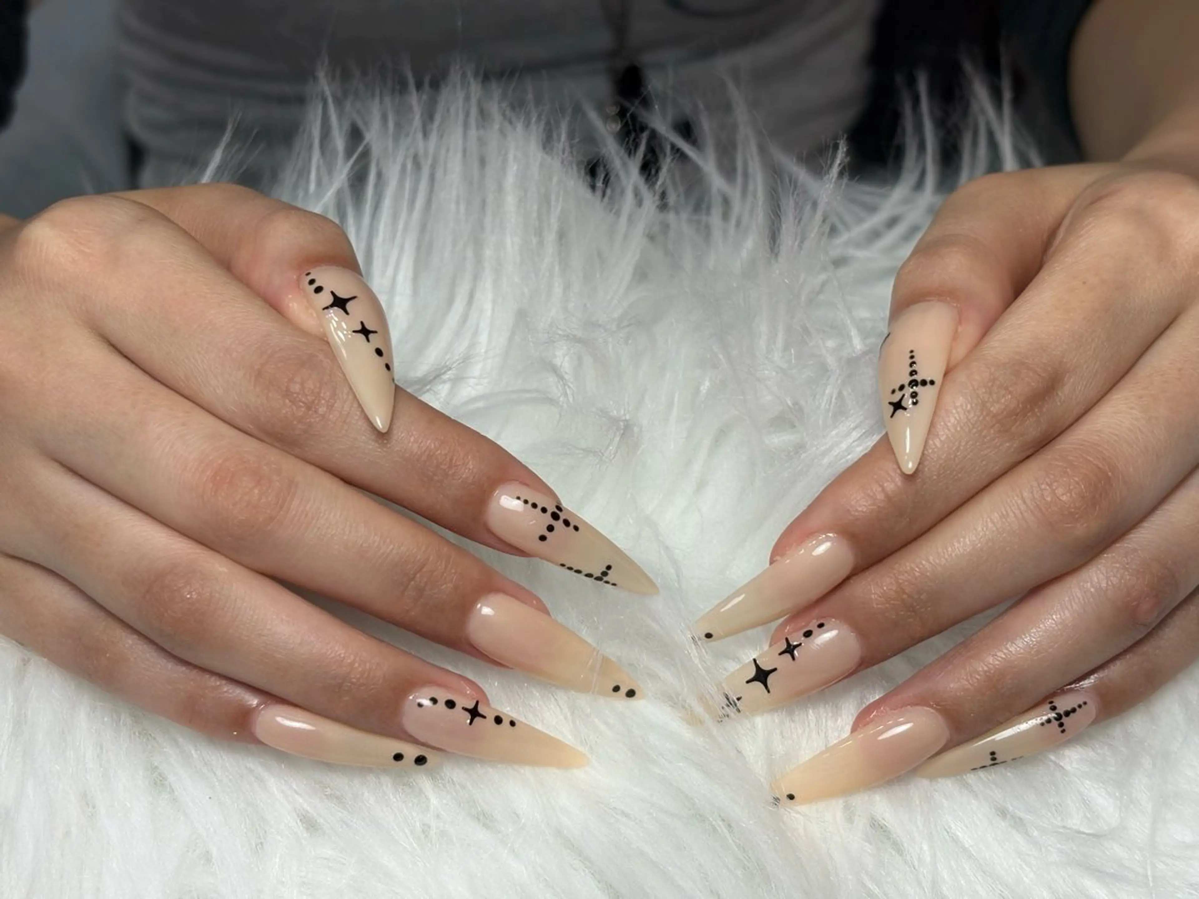 ネイル アートネイル 長さ出し ジェルネイル マグネットネイル ニュアンスネイル なな_ CloudyChanのネイルデザイン