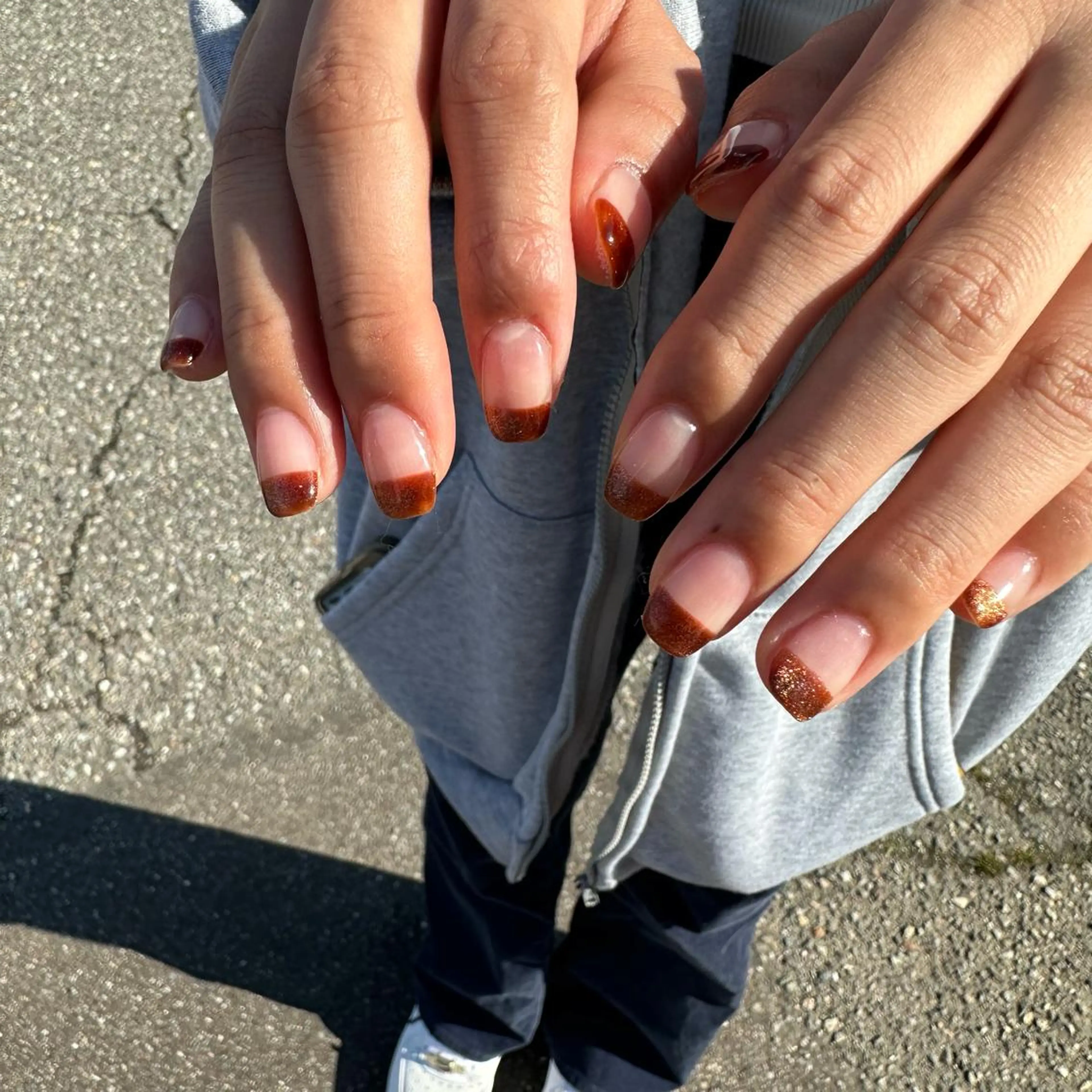 ネイル フレンチネイル マグネットネイル マグネットフレンチ ハンドネイル 鈴木 優菜のネイルデザイン