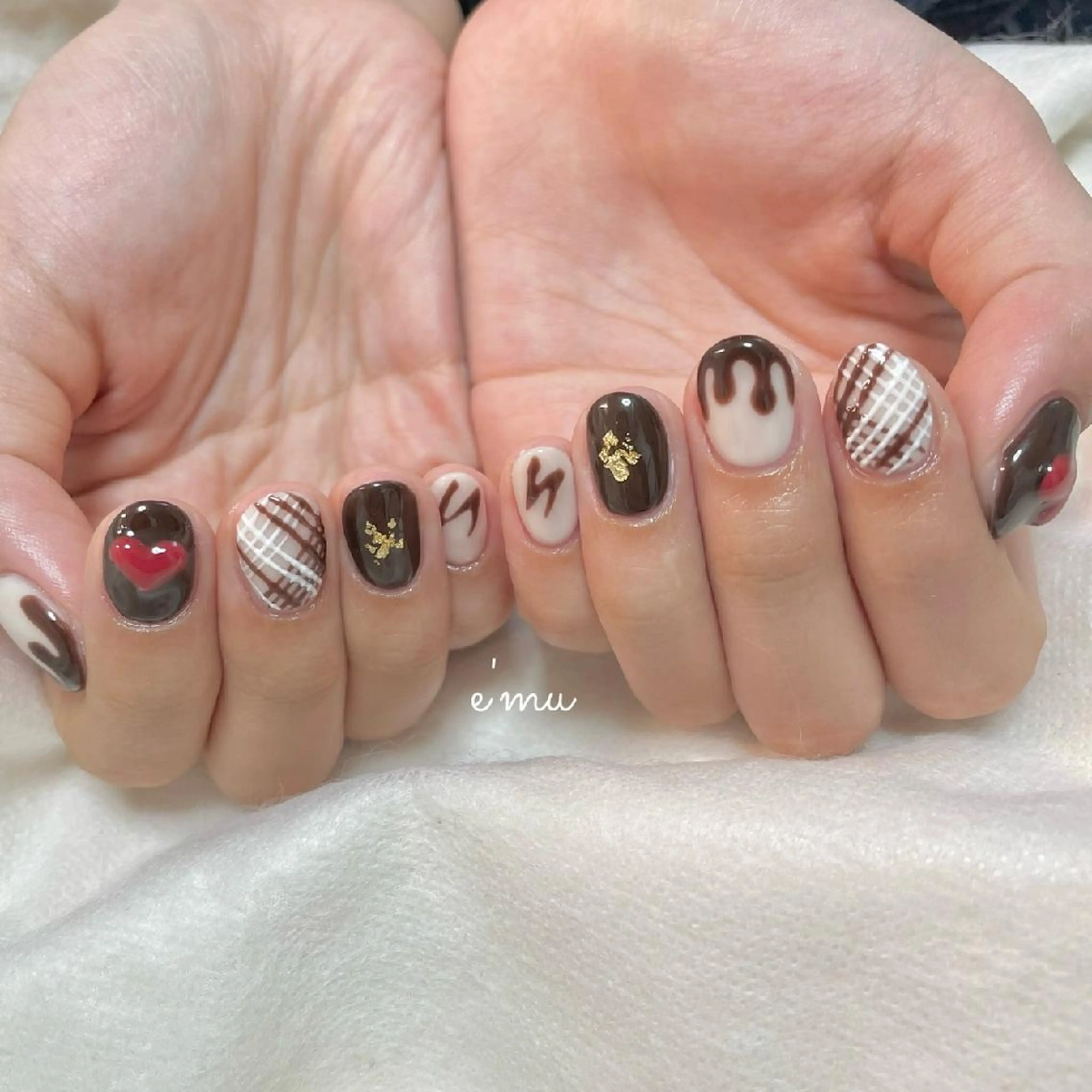 ネイル ハート バレンタイン nail salon e'mu💐のネイルデザイン