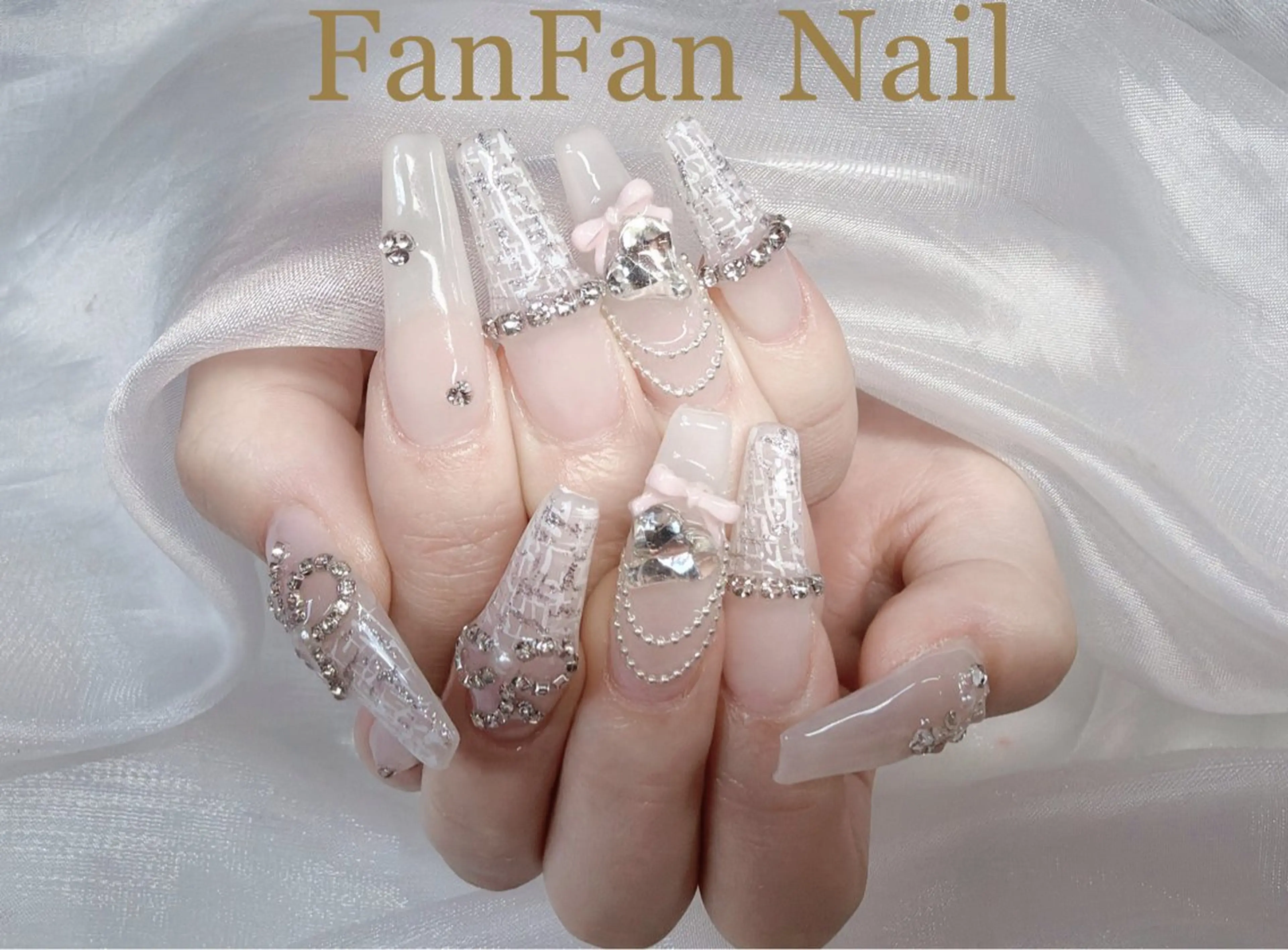 ネイル アートネイル オーロラネイル ガーリー キラキラネイル 韓国ネイル ハンドネイル KaKa FanFanNailのネイルデザイン