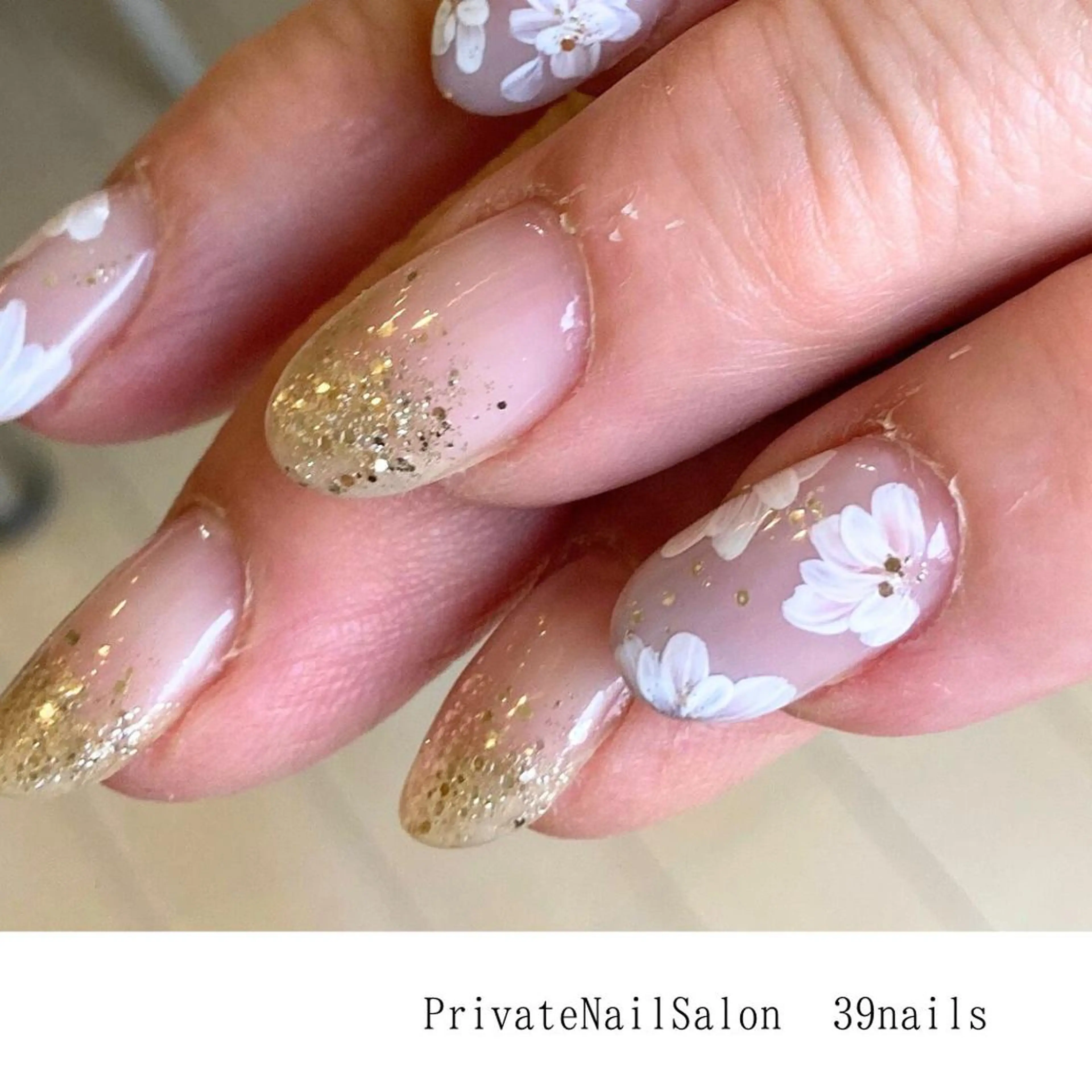 ネイル グラデーション ラメ(グリッター) ラメグラデーション オフィスネイル 39-nails EharaMikuのネイルデザイン