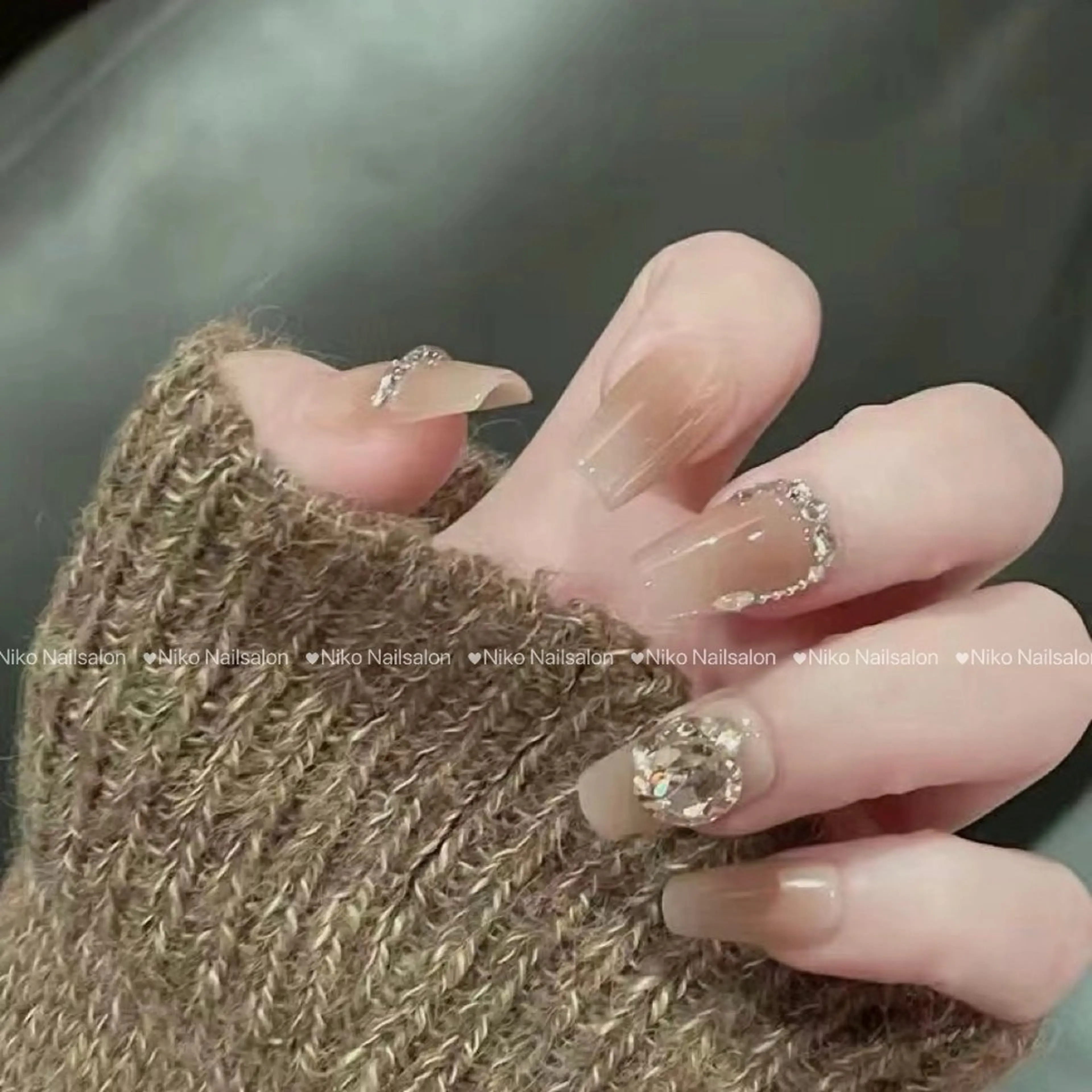 【チップスカルプ】フレンチ/グラデーションネイル+パーツつけ放題 ¥11980の写真