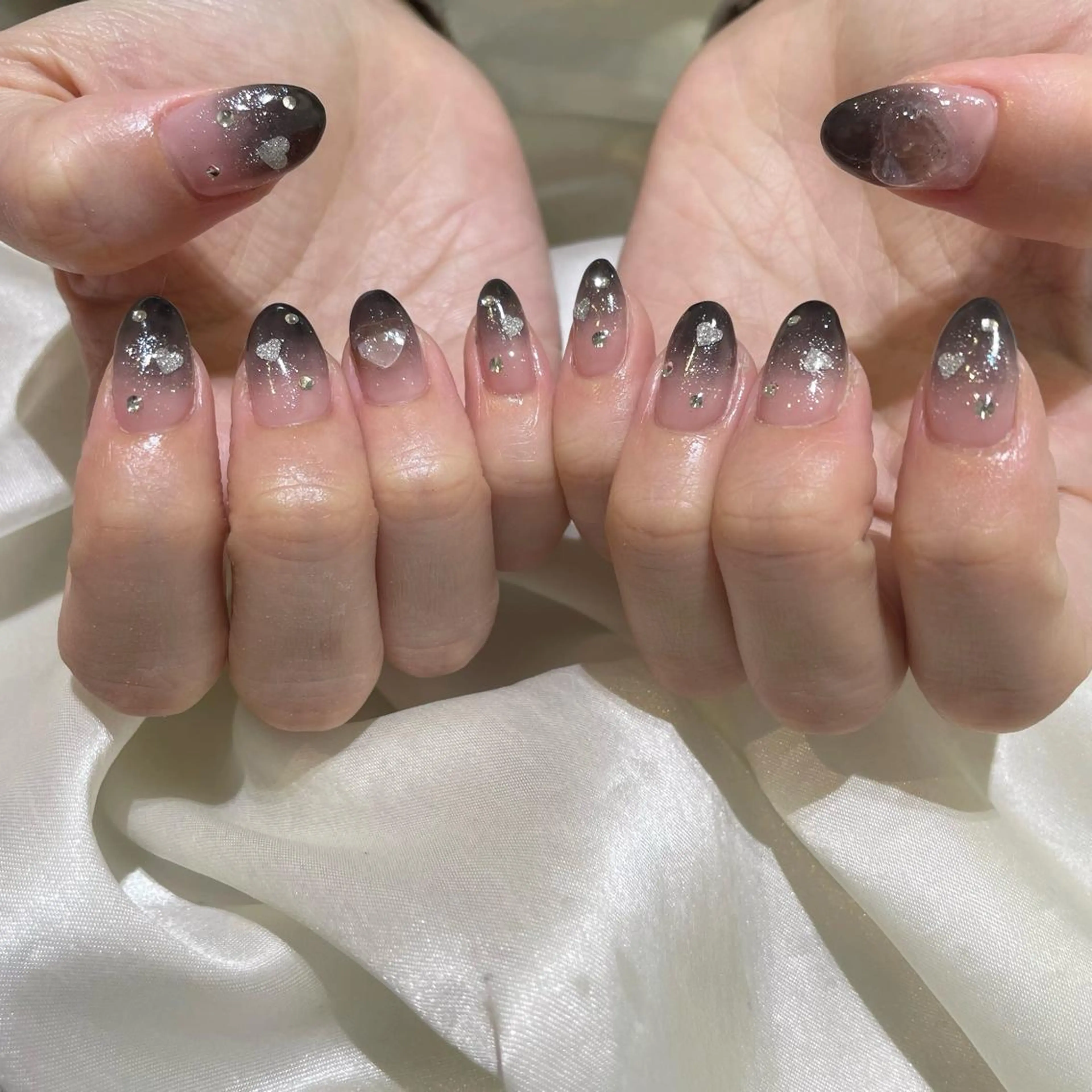 ネイル ガーリー 韓国ネイル マグネットネイル ミラーネイル ニュアンスネイル classic 新横浜所属・山田 暉のネイルデザイン