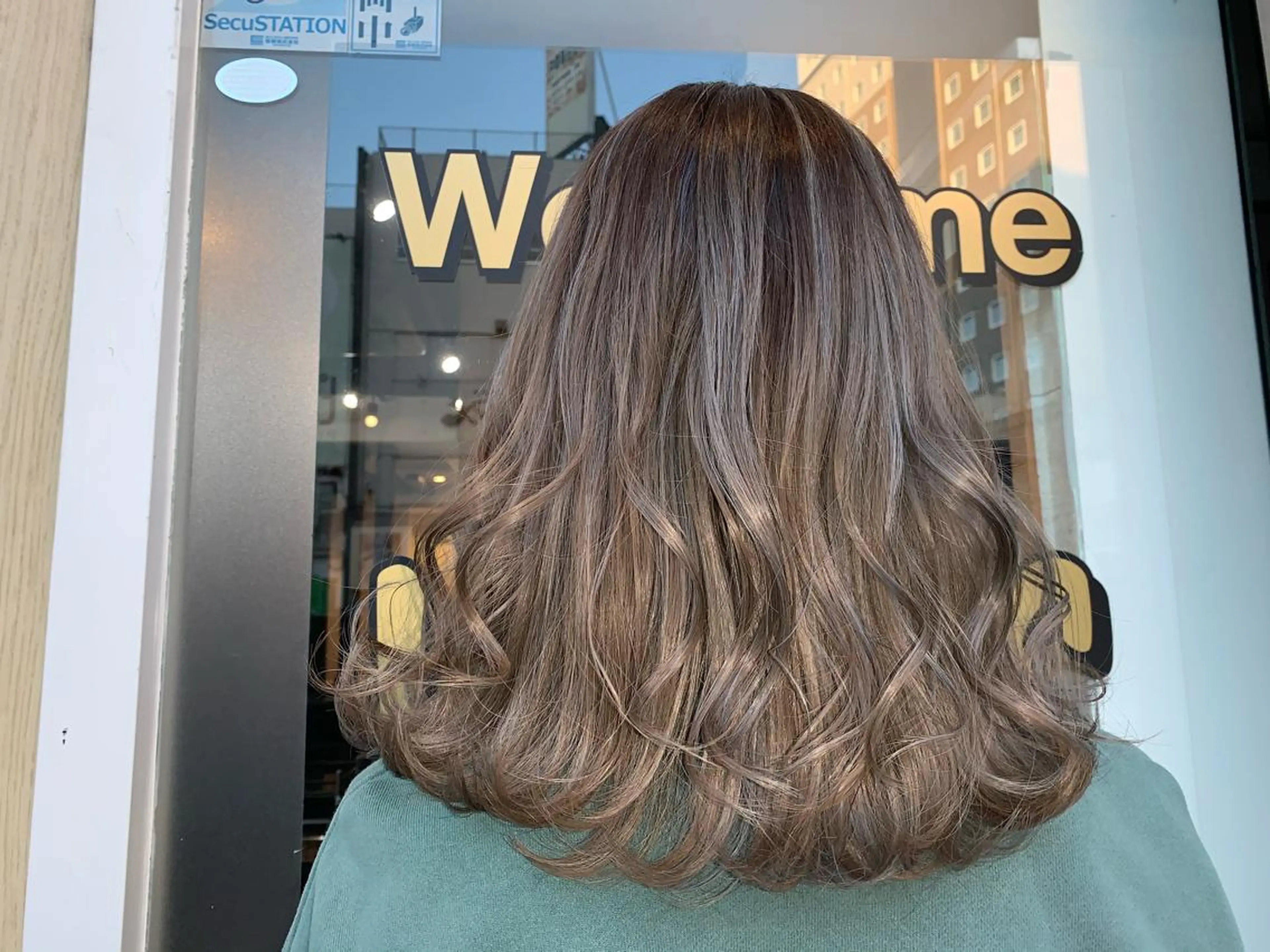 ミディアム カラー パーマ ヘアアレンジ メンズ キッズ ネイル マツエク・マツパ アイブロウ 🤍韓国風レイヤー/ 艶髪🤍鳥越美羽のヘアスタイル