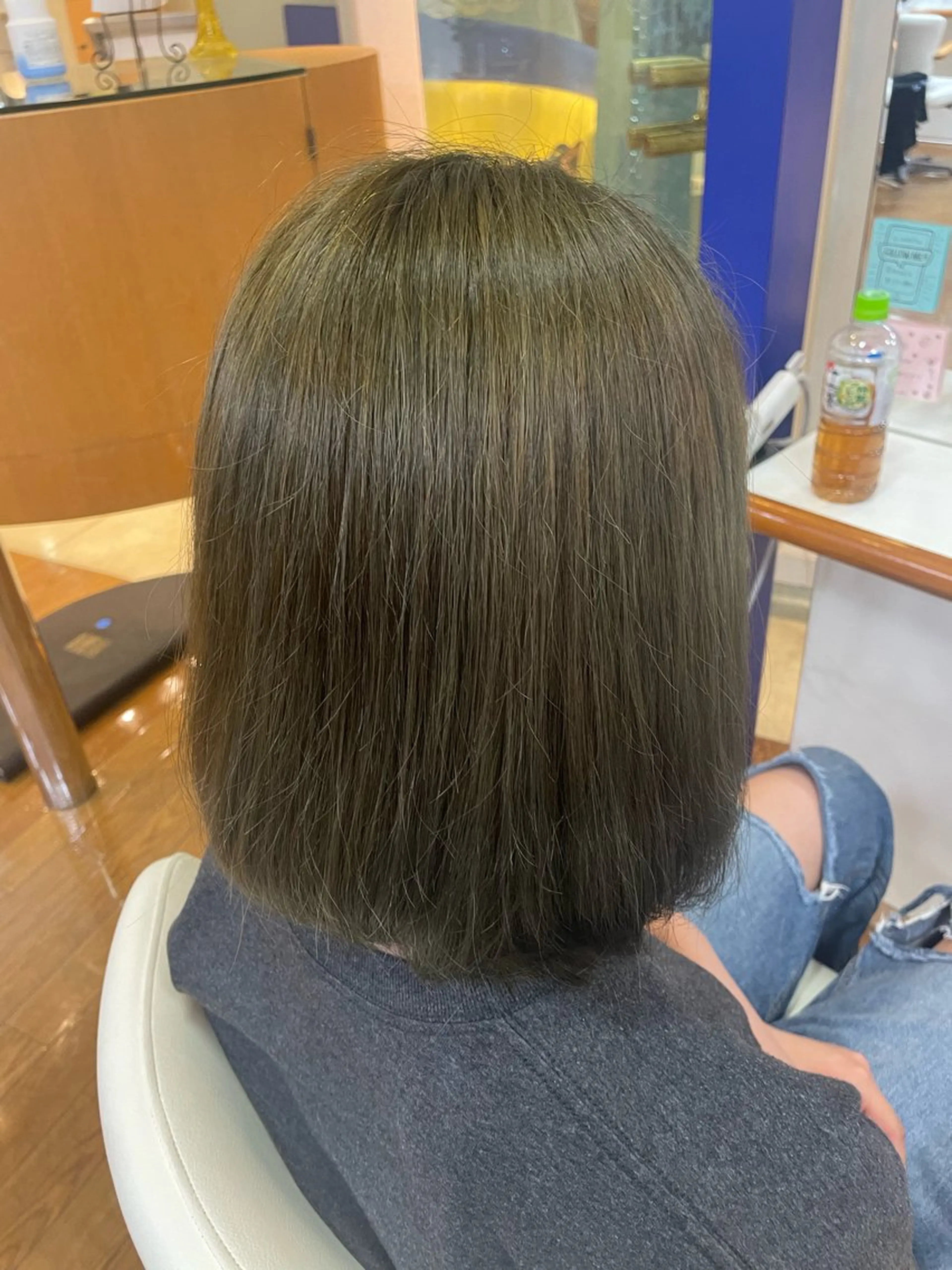 カラー ブリーチ オリーブカラー 中田 渚のヘアスタイル