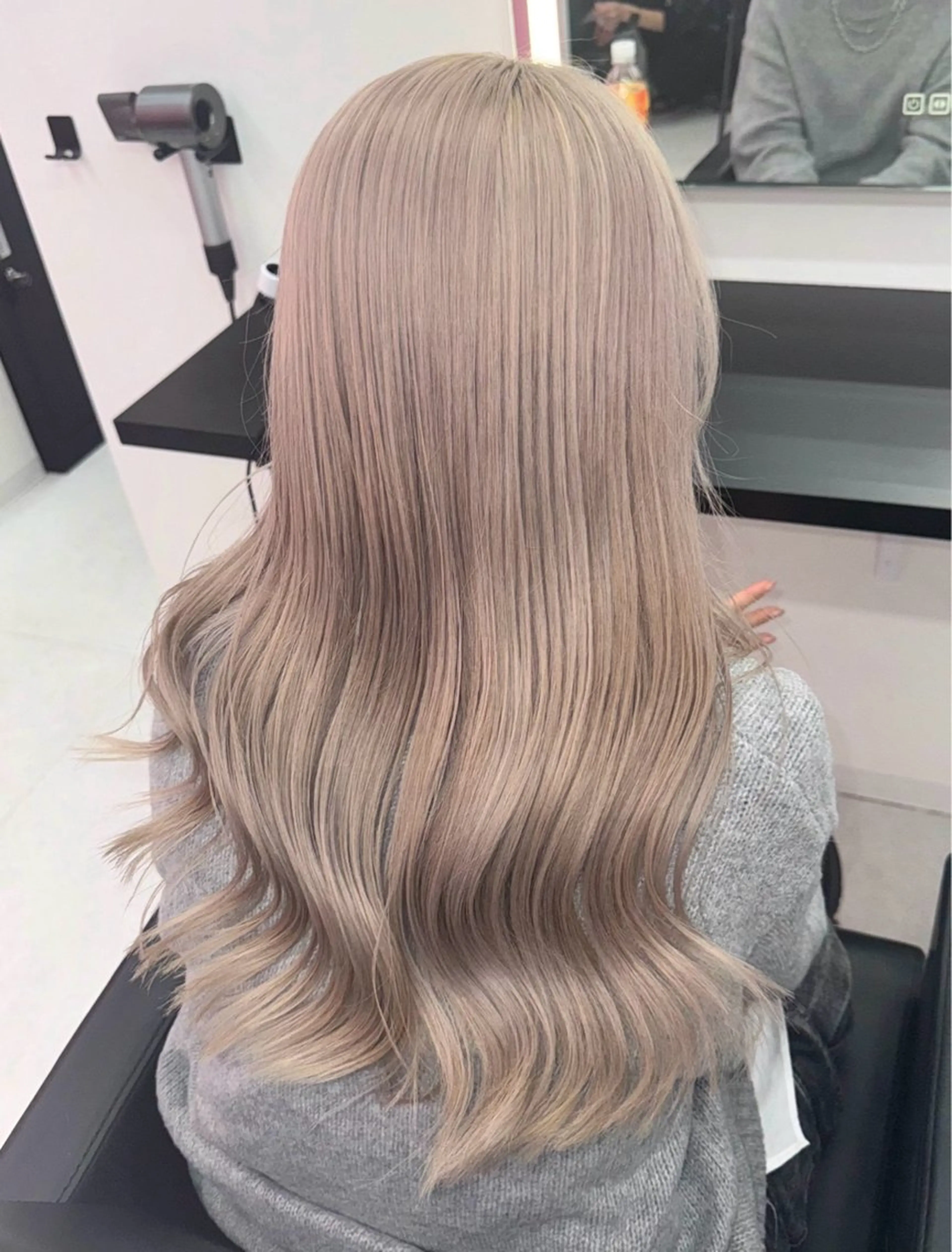 ロング カラー ヘアカラー トリートメント 池袋/カラー/ リオナのヘアスタイル