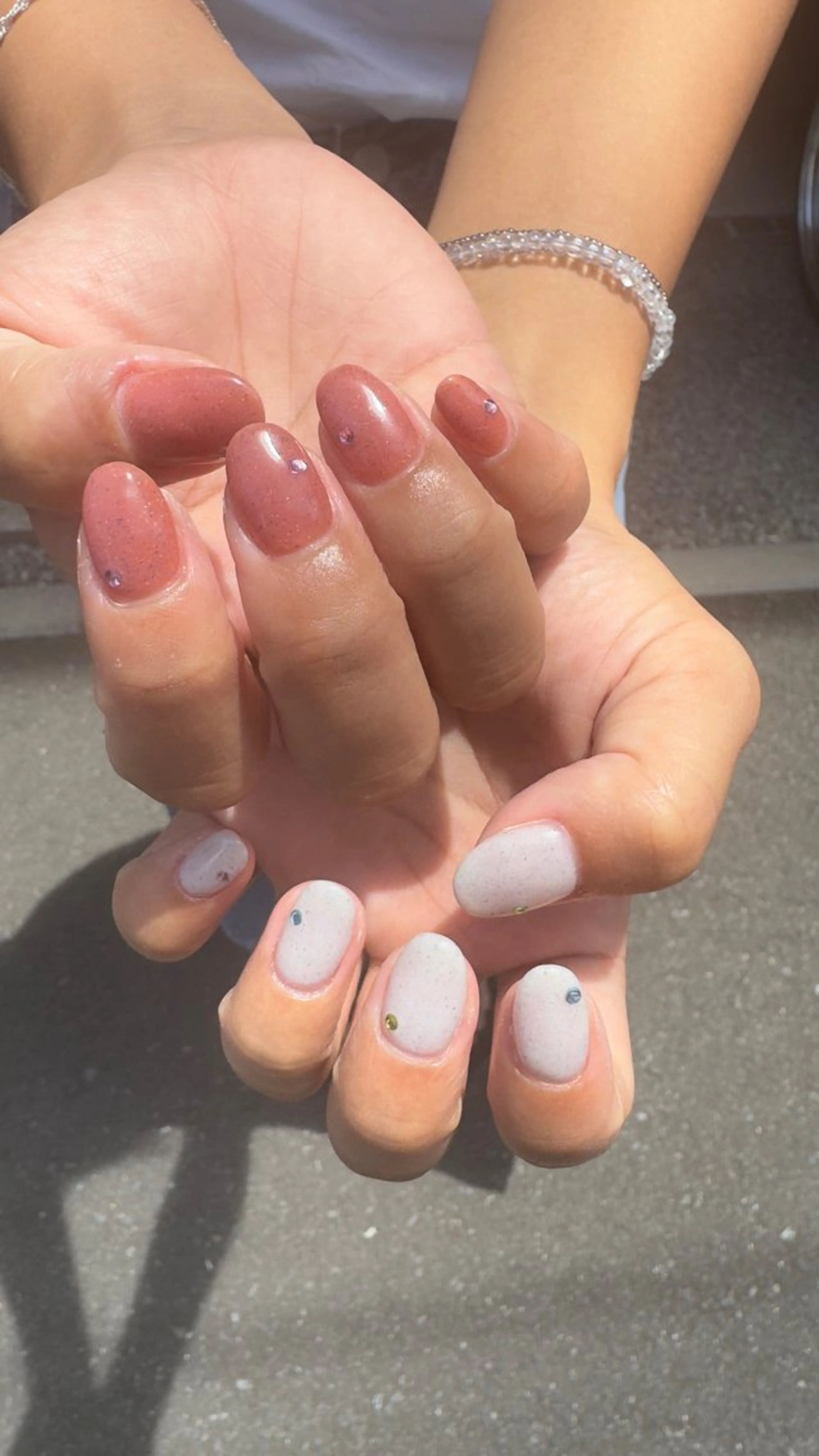 ネイル フラッシュネイル ホログラムネイル 韓国ネイル レース ラメ(グリッター) ハンドネイル MH_ Nailのネイルデザイン