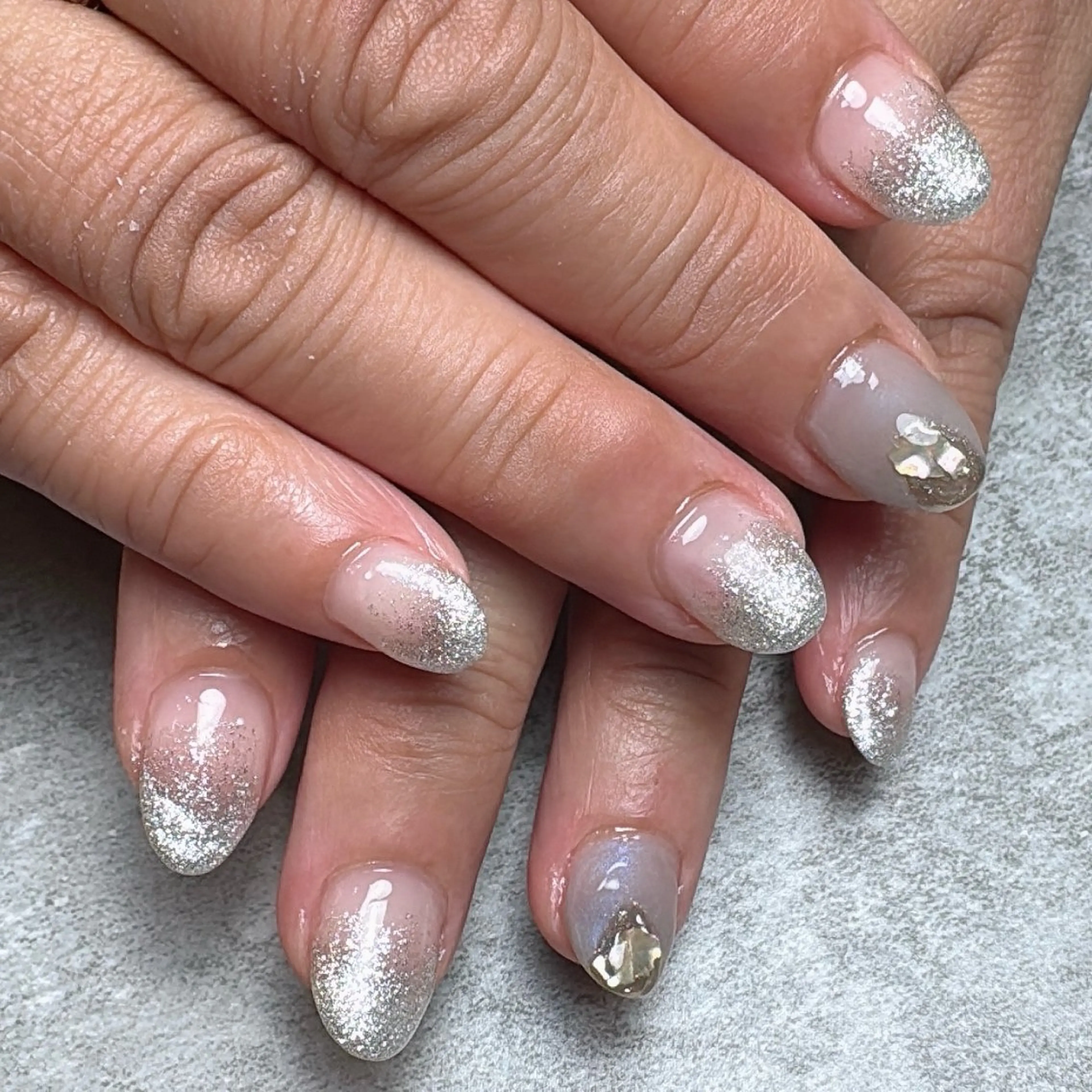 ネイル アートネイル ラメ(グリッター) ラメグラデーション ハンドネイル MATATABI. kumiのネイルデザイン