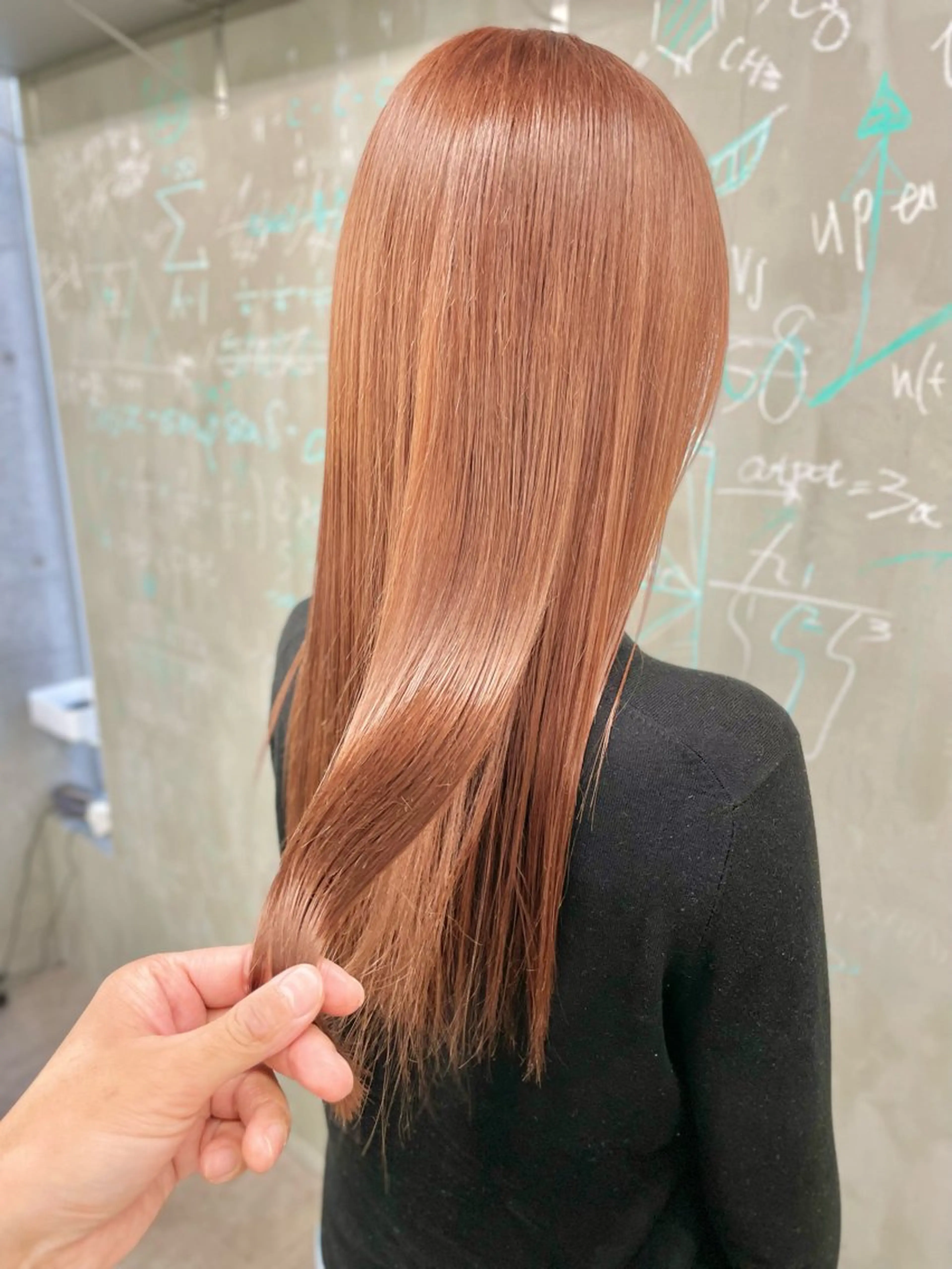 ロング アッシュ ボブ くびれヘア 顔まわりレイヤー ハイライト 表参道/髪質改善/ 髪質改善カラー/遠藤のヘアスタイル